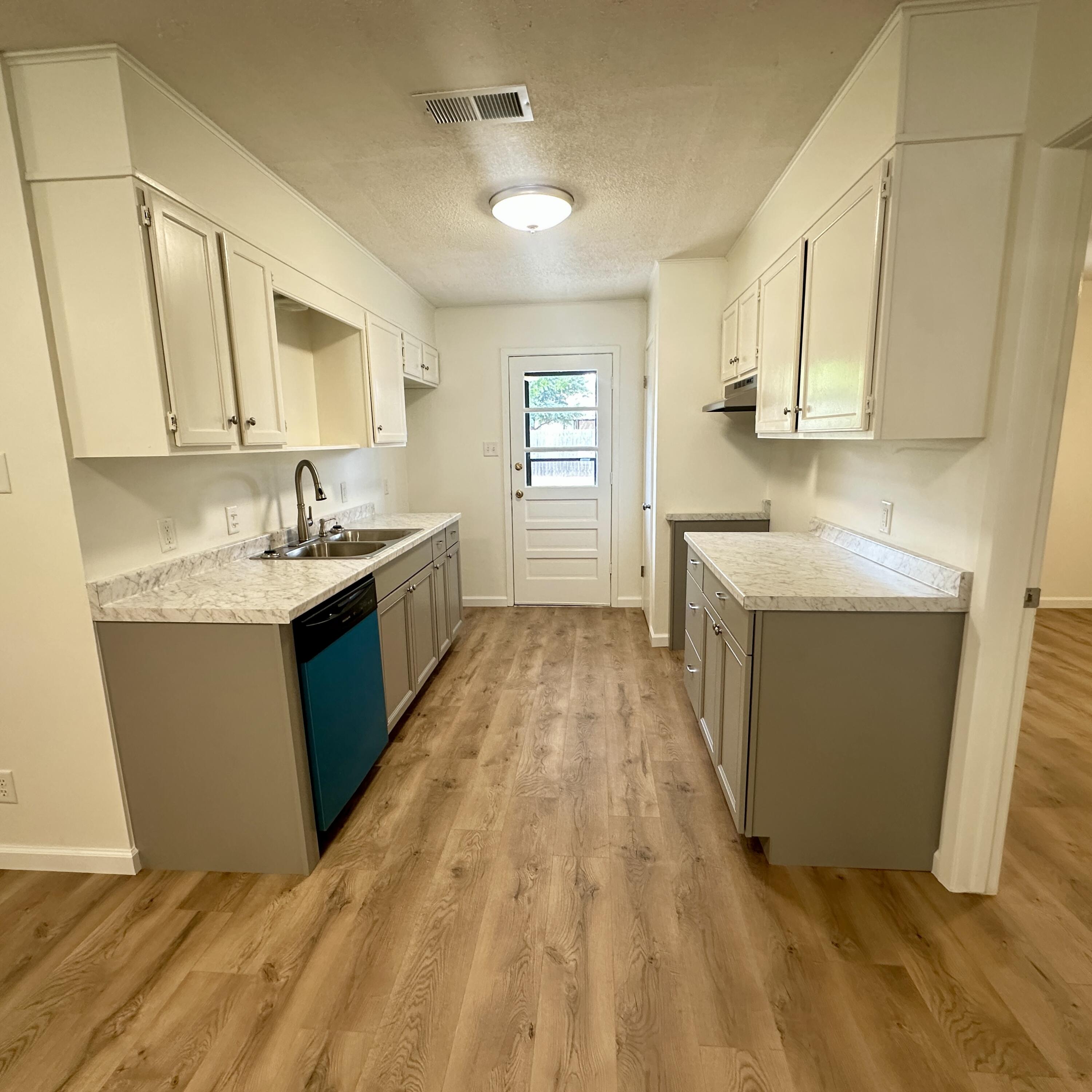 1002 Alpha Circle Property Photo 4