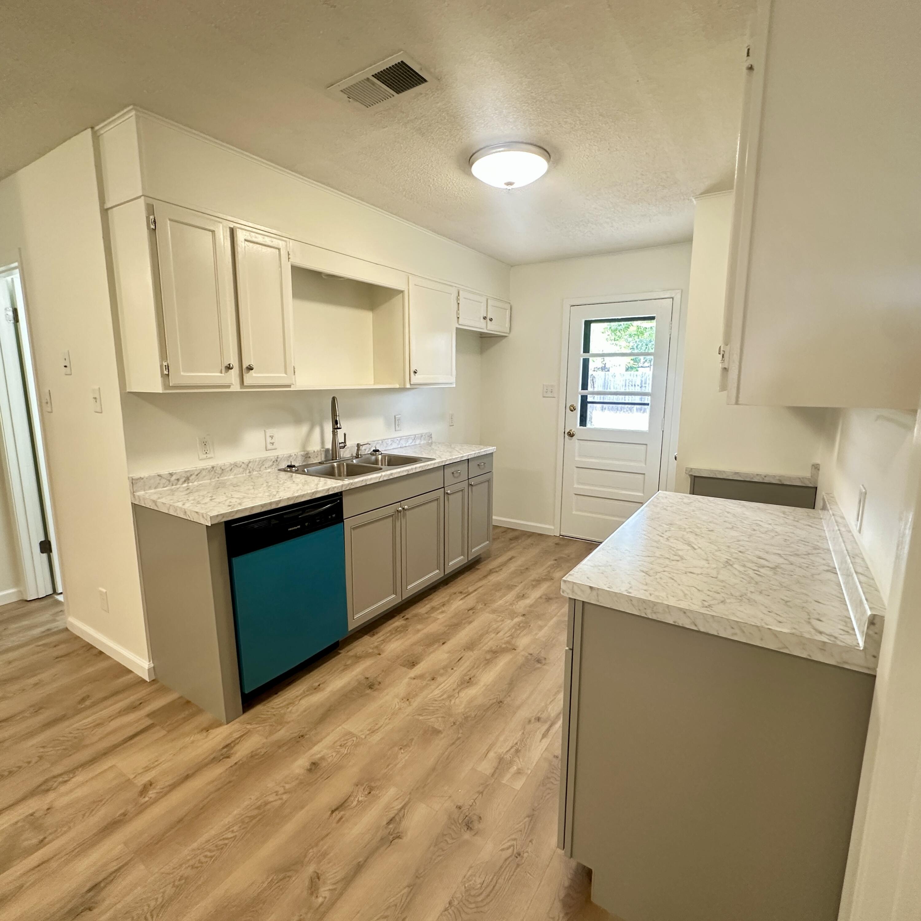 1002 Alpha Circle Property Photo 5
