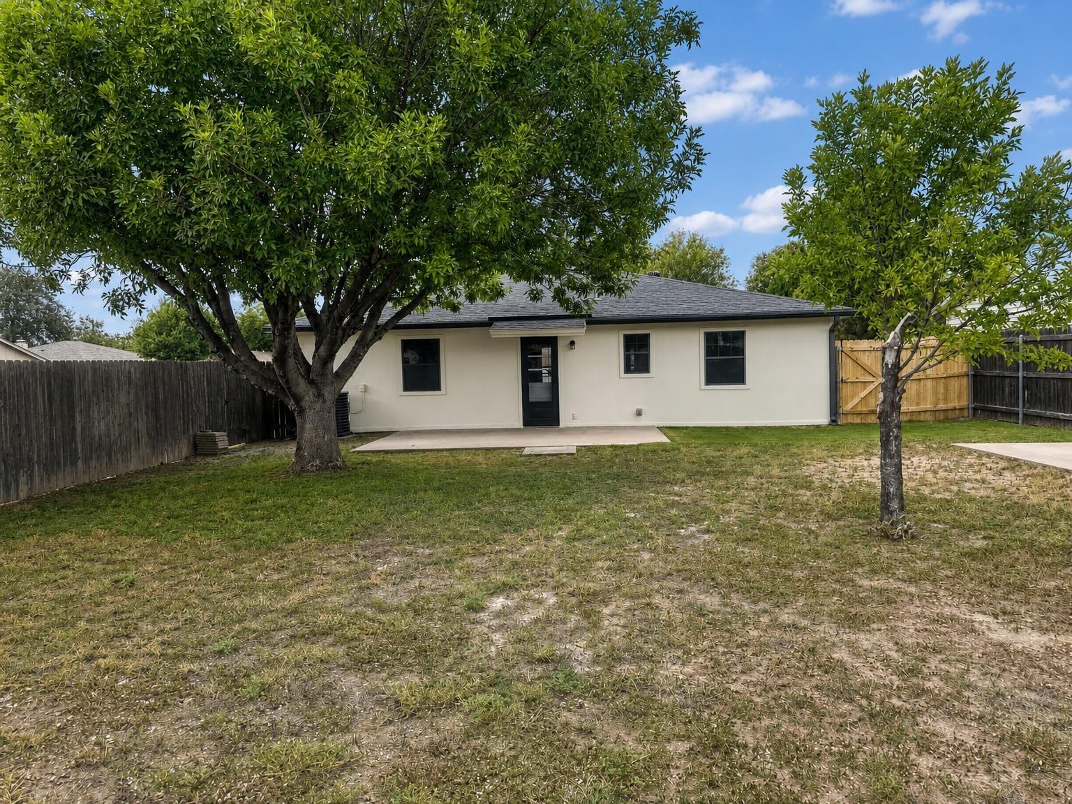 1002 Alpha Circle Property Photo 10