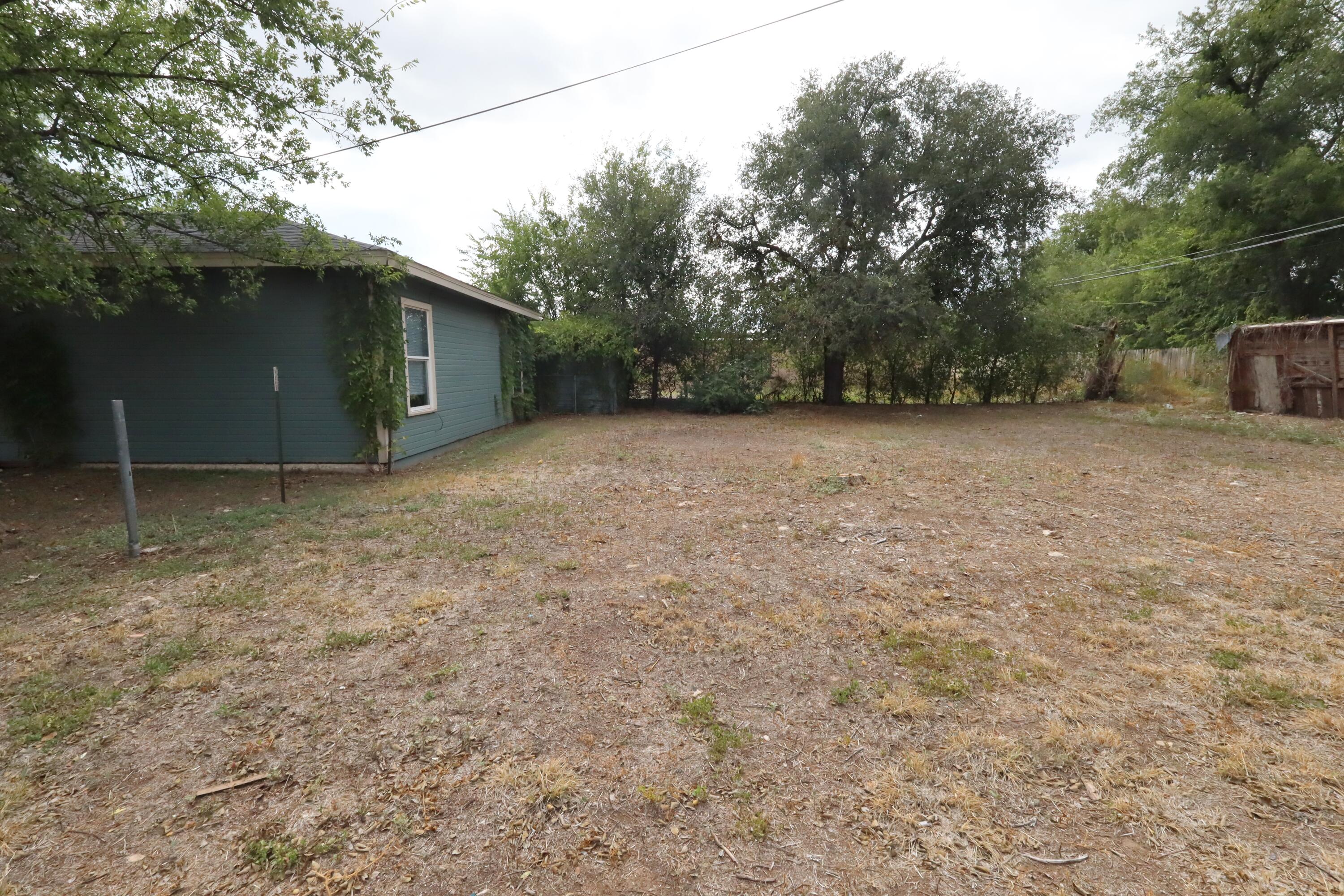 20 E 24th Street Property Photo 3