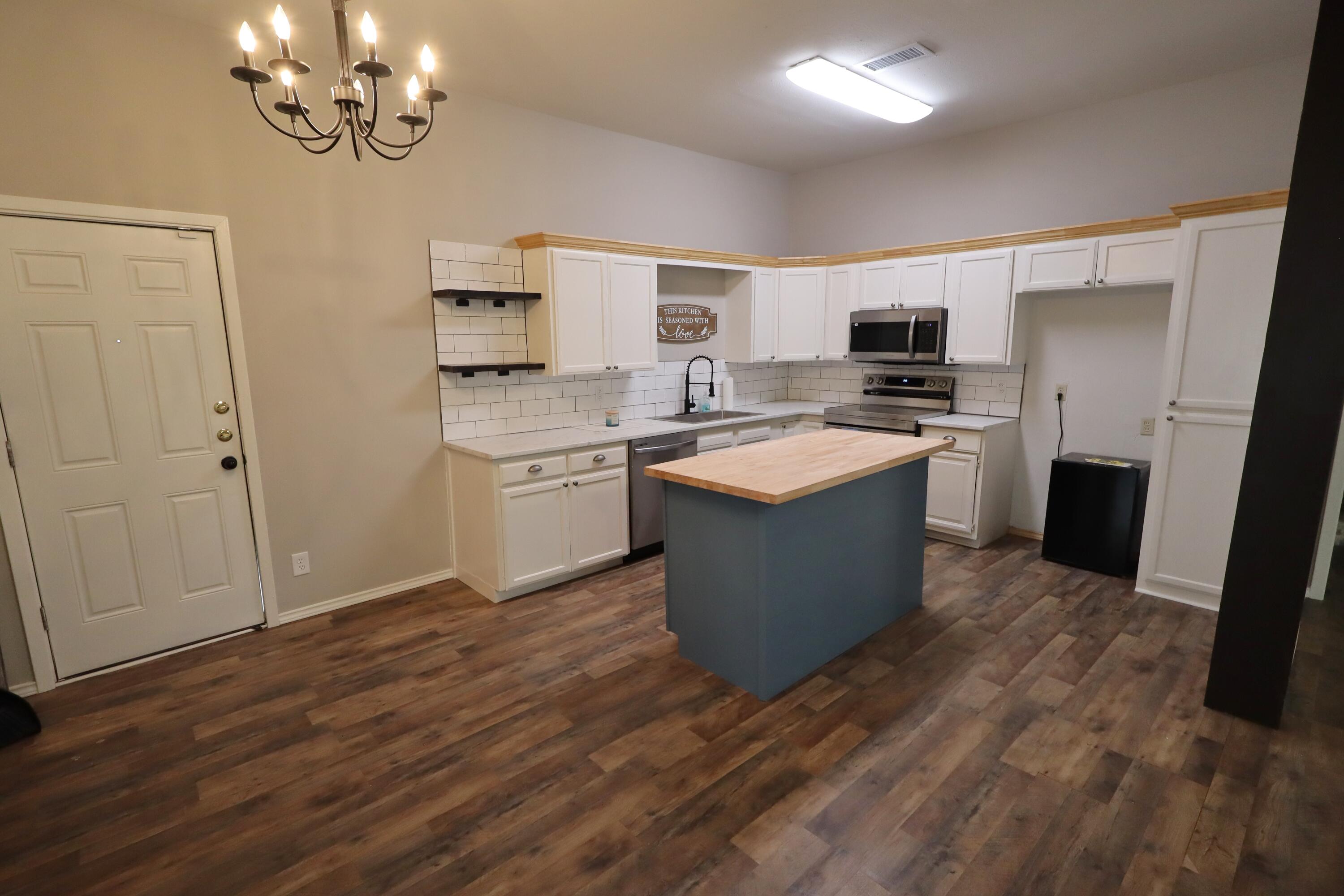 20 E 24th Street Property Photo 11