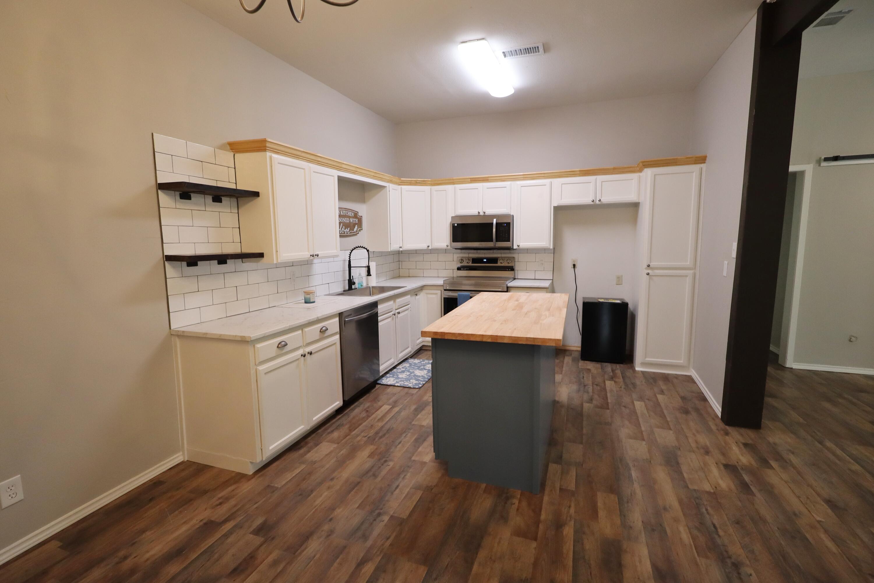 20 E 24th Street Property Photo 14