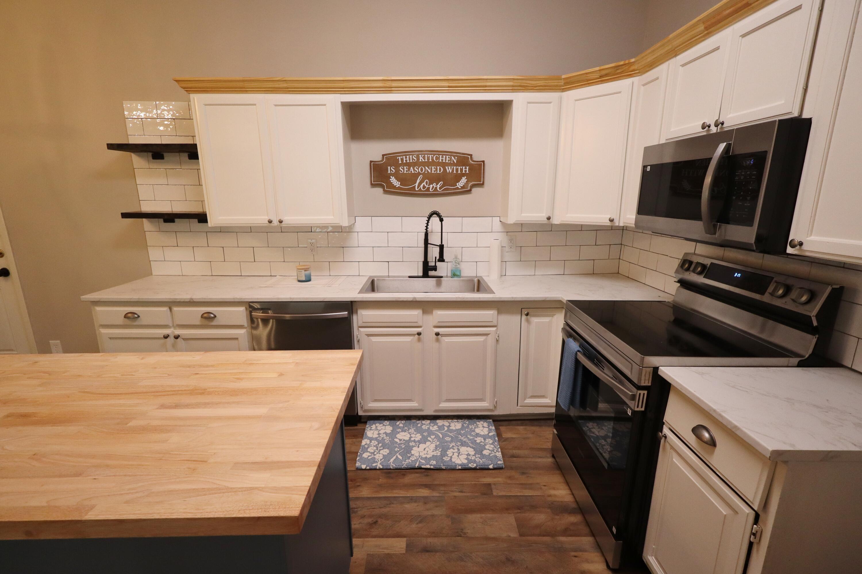 20 E 24th Street Property Photo 17