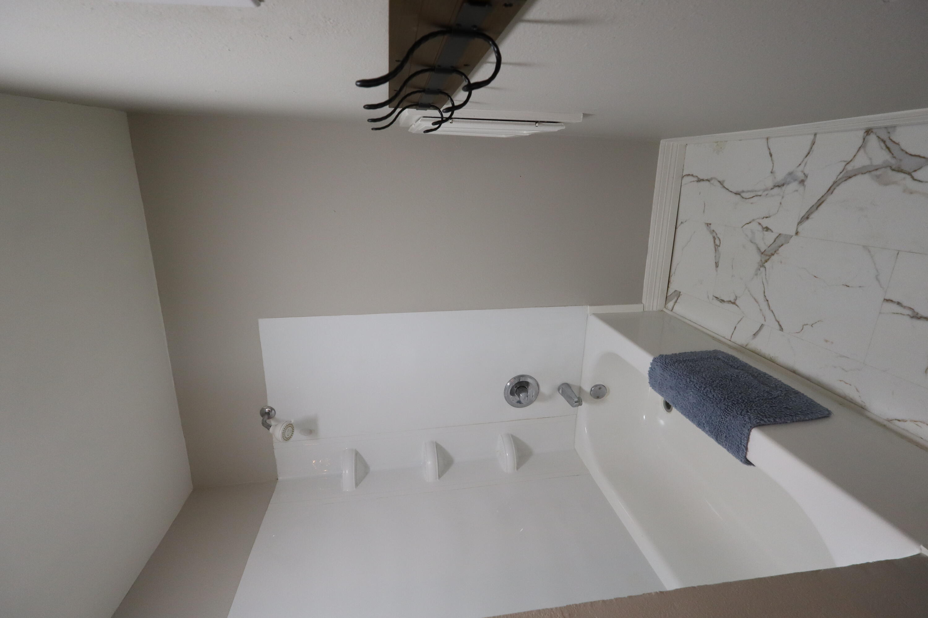 20 E 24th Street Property Photo 24