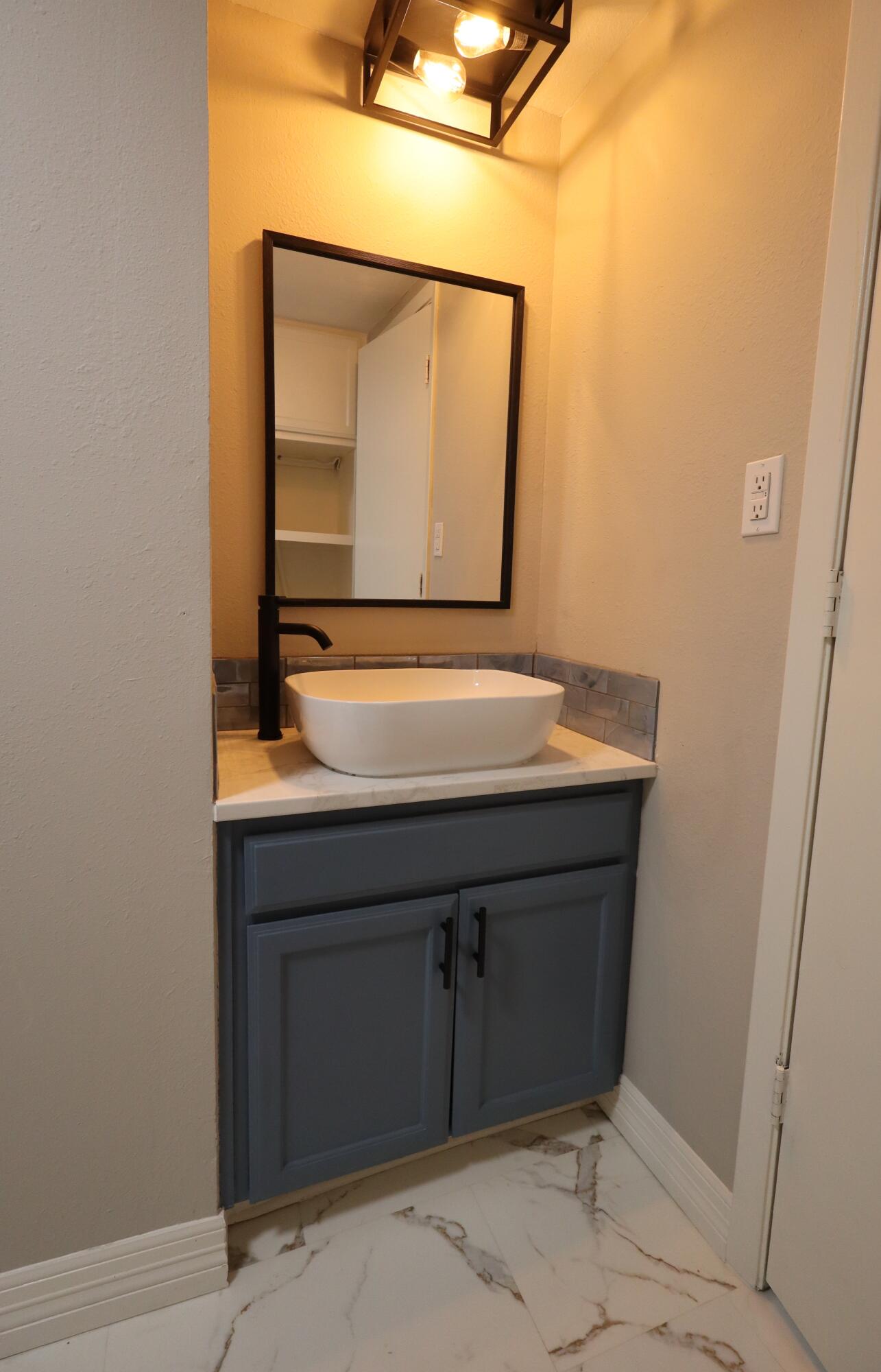 20 E 24th Street Property Photo 25