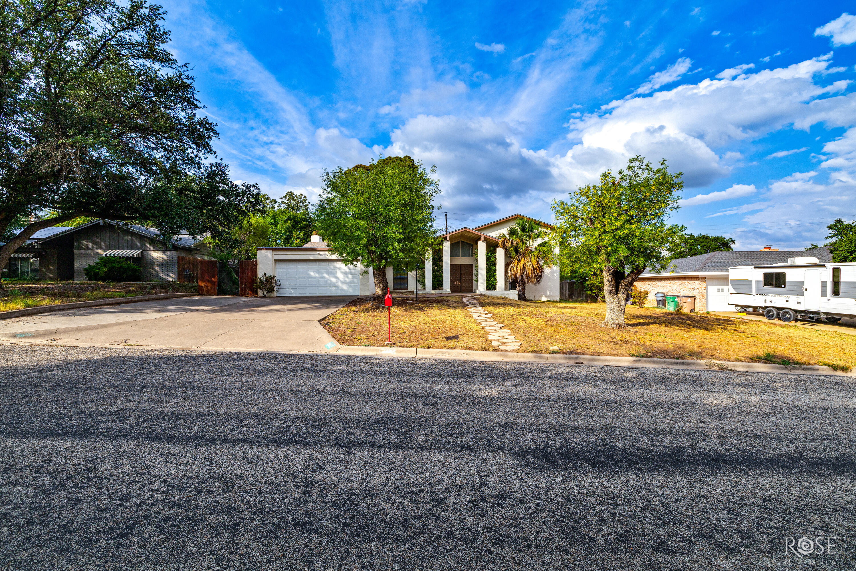 2802 Chatterton Drive Property Photo 2