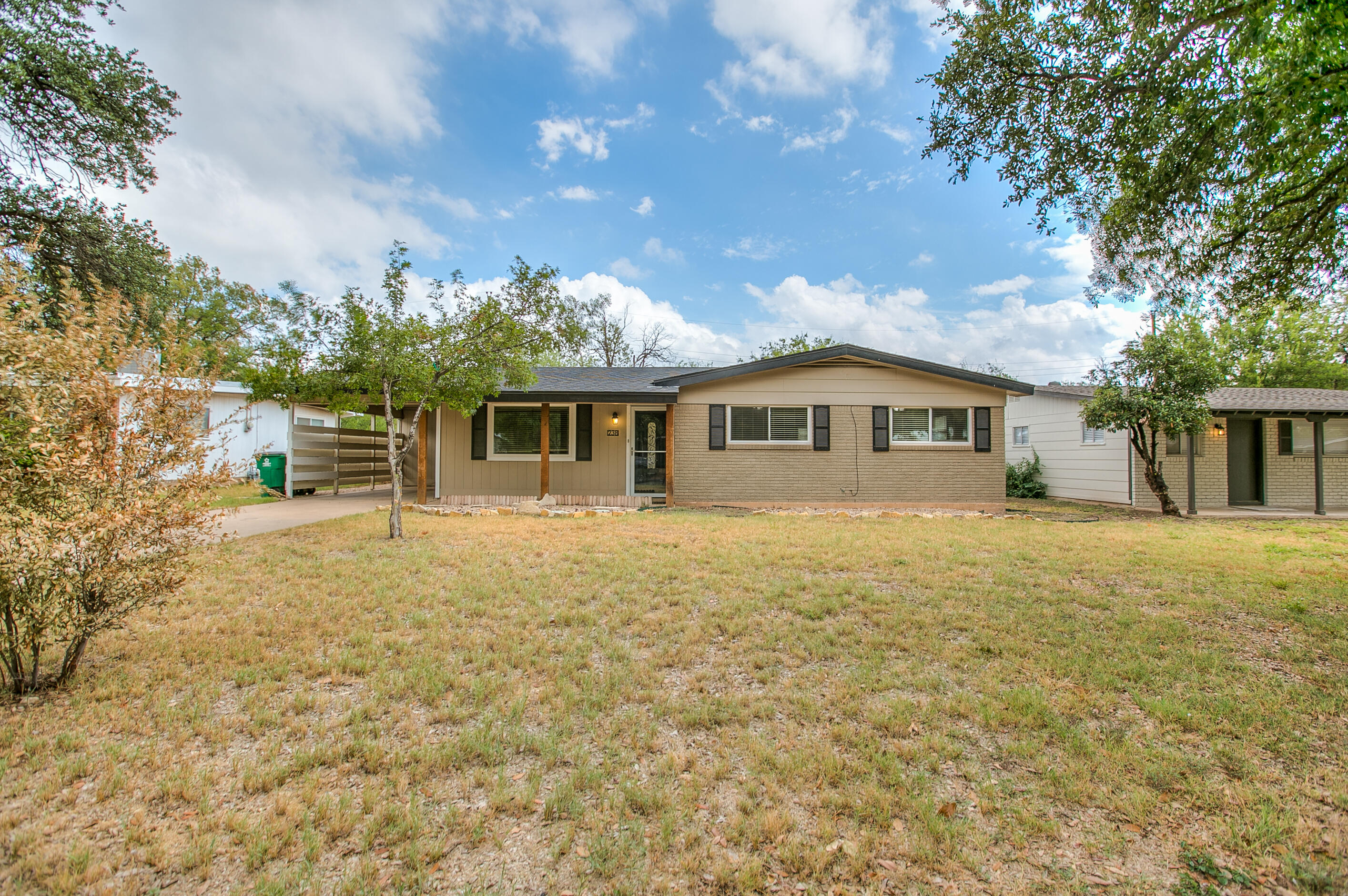 238 Mockingbird Lane Property Photo 1