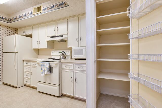 4938 Blue Ridge Trail Property Photo 15