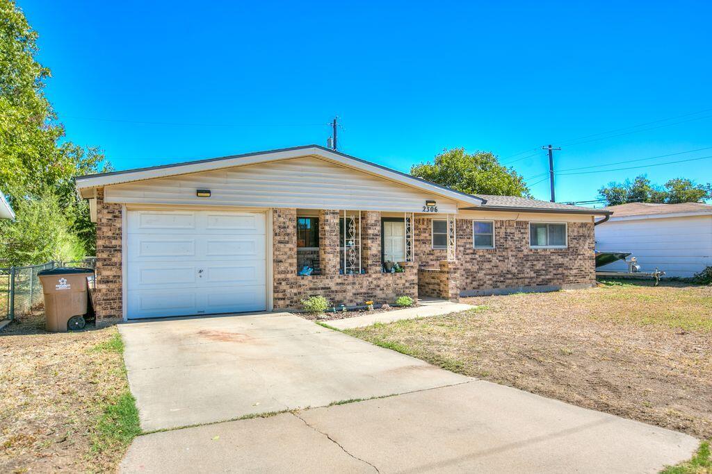 2306 Brown Street Property Photo 4