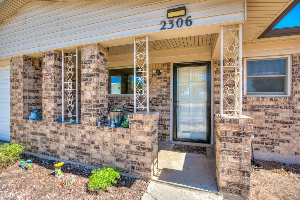 2306 Brown Street Property Photo 5
