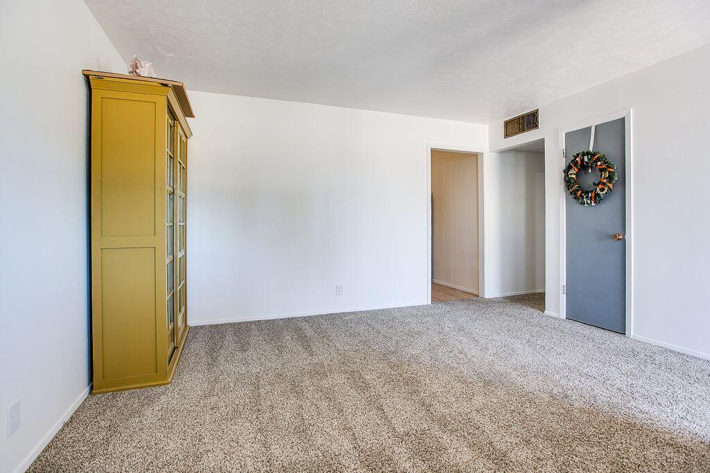 2306 Brown Street Property Photo 6