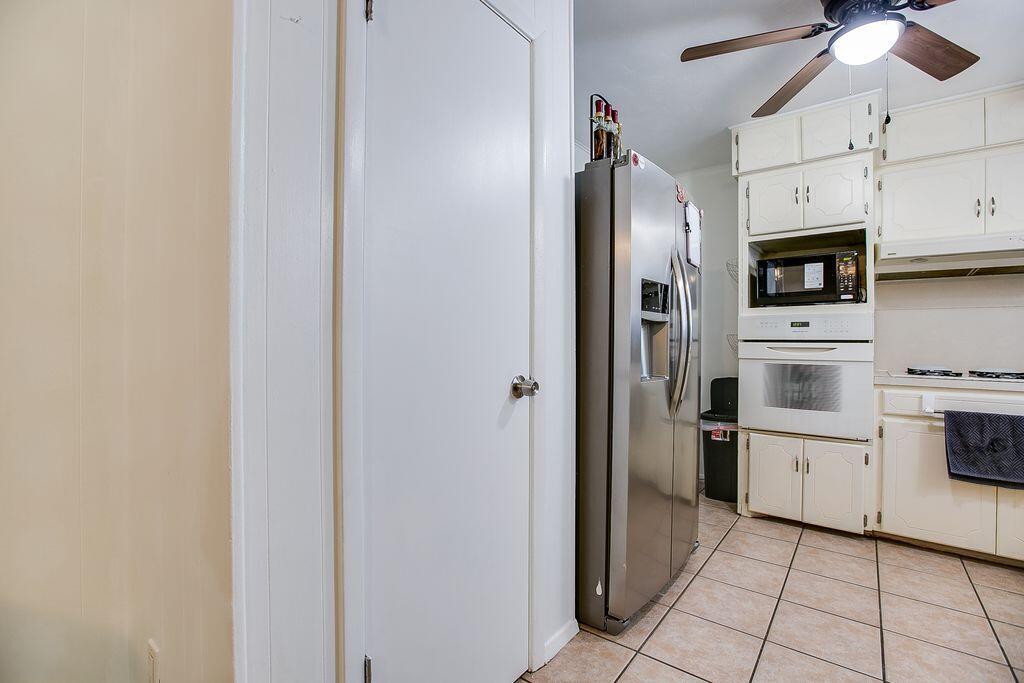 2306 Brown Street Property Photo 11