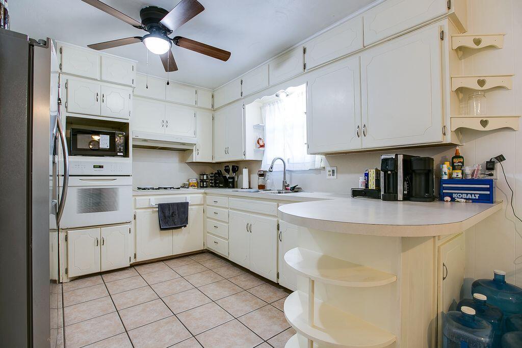 2306 Brown Street Property Photo 12