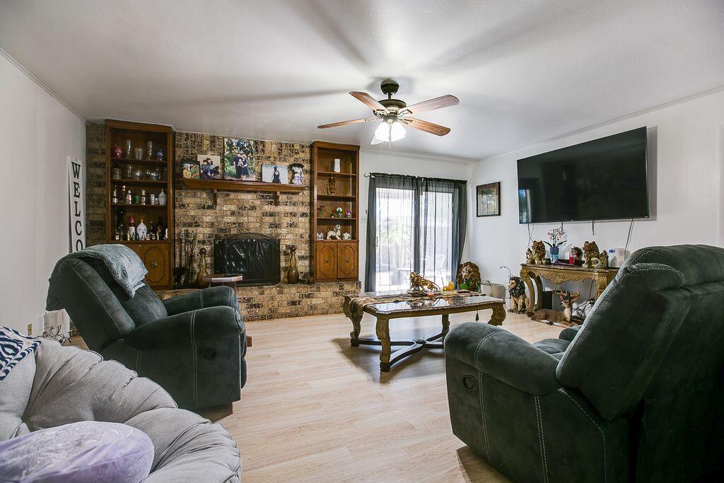 2306 Brown Street Property Photo 14