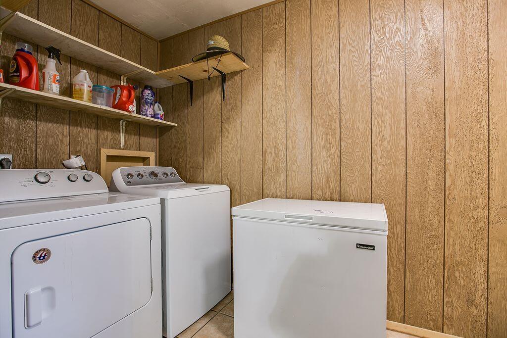 2306 Brown Street Property Photo 18