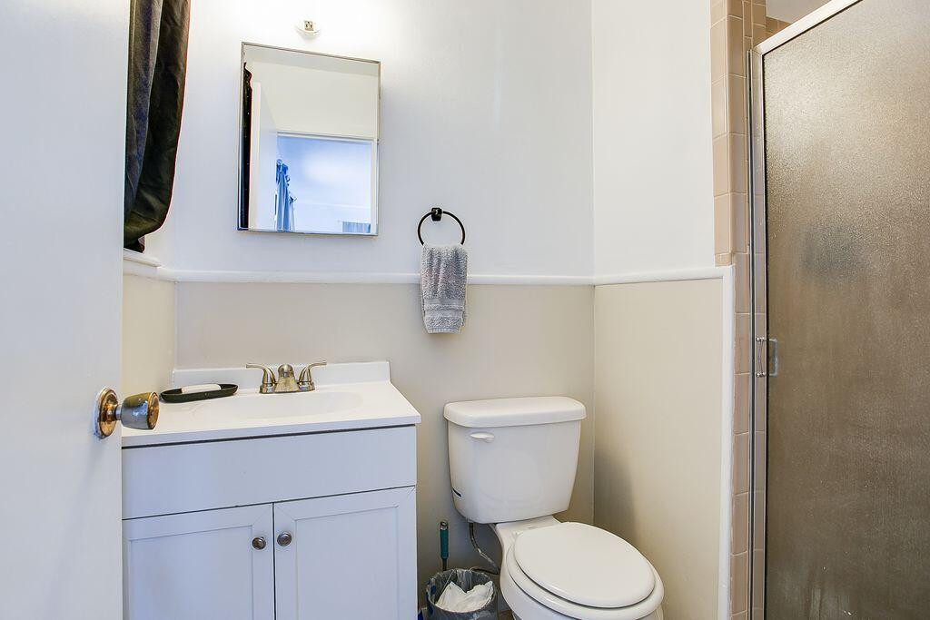2306 Brown Street Property Photo 28