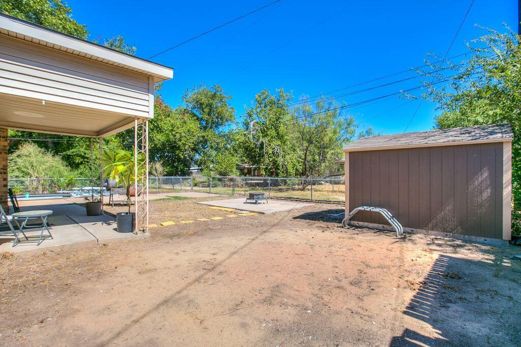 2306 Brown Street Property Photo 30