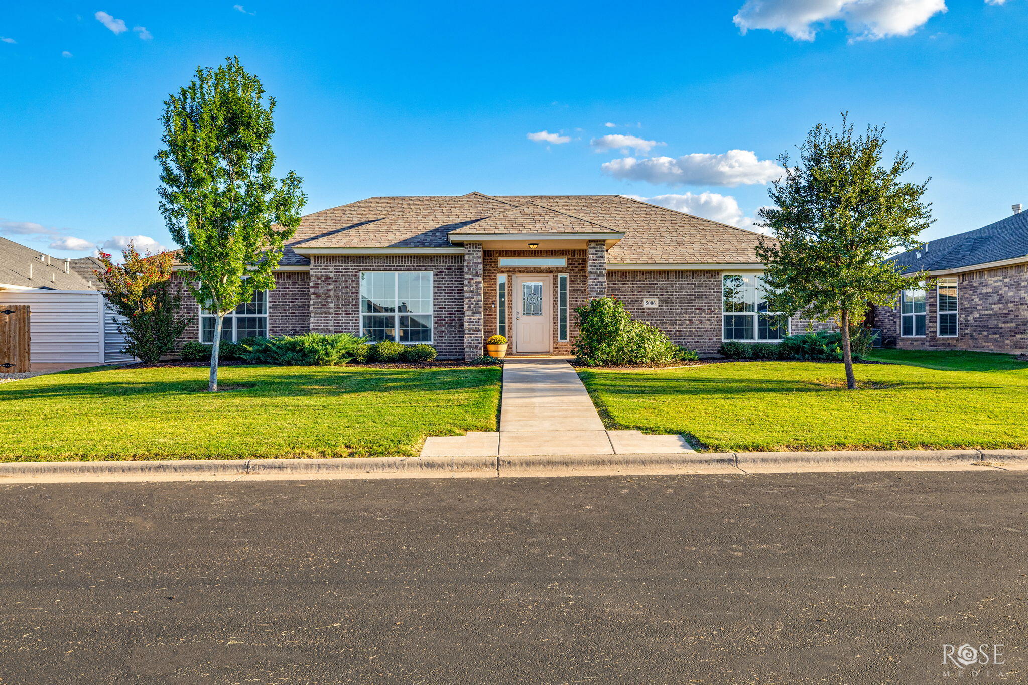 5006 Scarlet Oak Drive Property Photo 1
