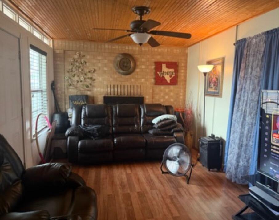 1103 N Garfield Street Property Photo 2