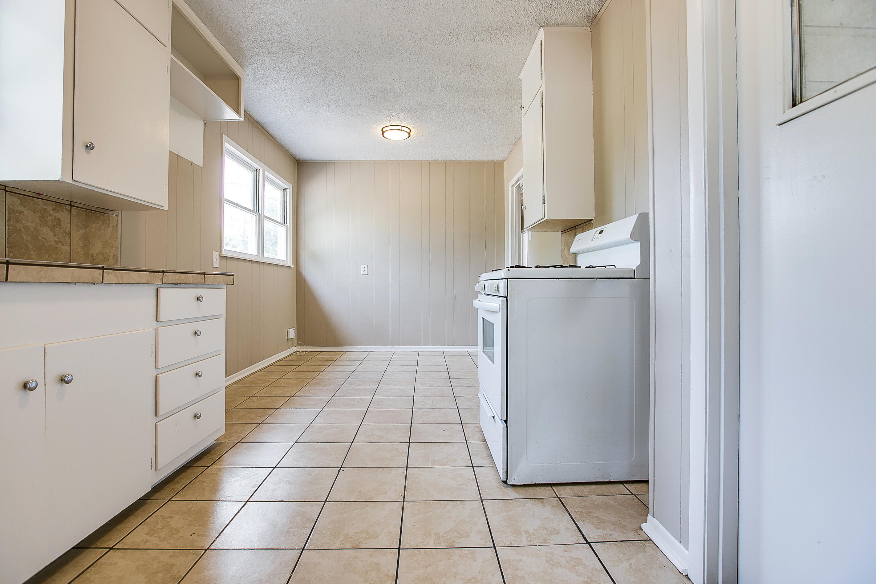 1134 E 24th Street Property Photo 10