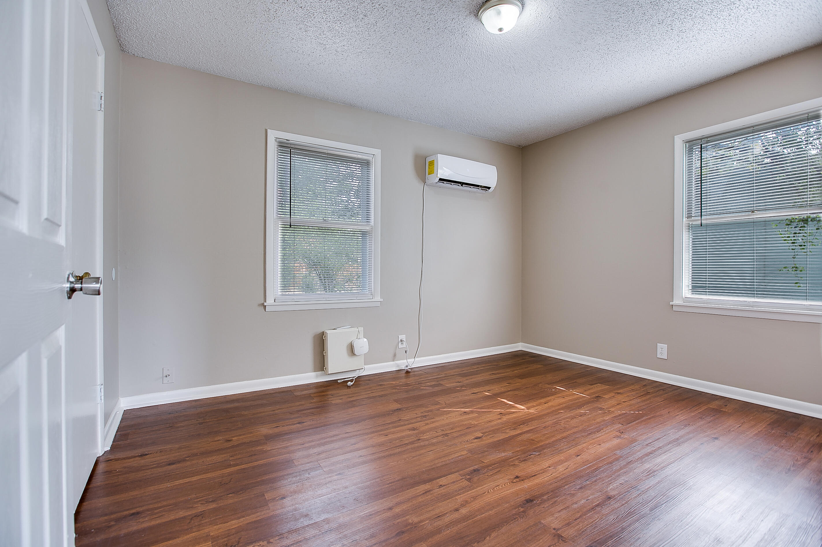 1134 E 24th Street Property Photo 11