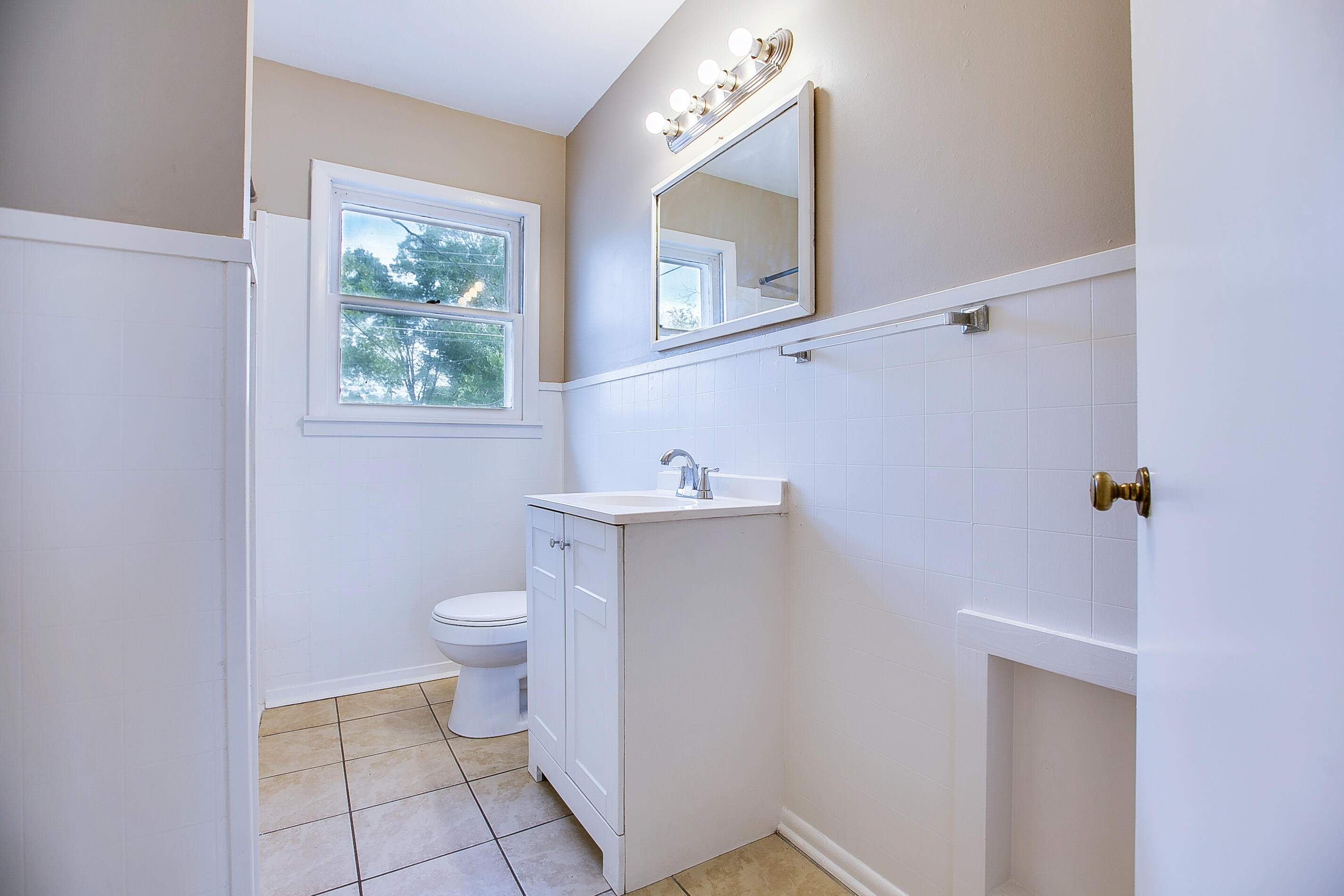 1134 E 24th Street Property Photo 16