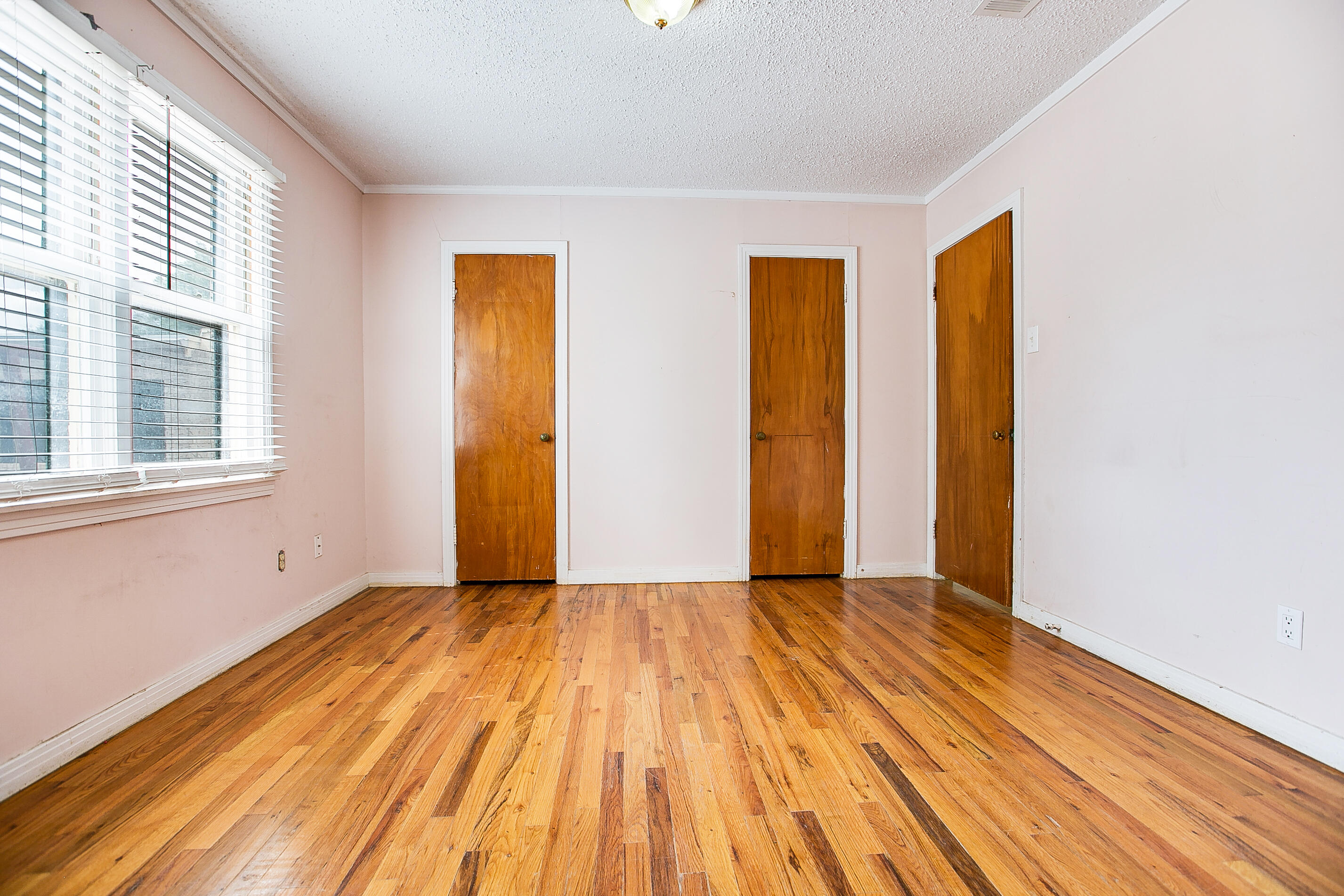 501 E 46th Street Property Photo 6