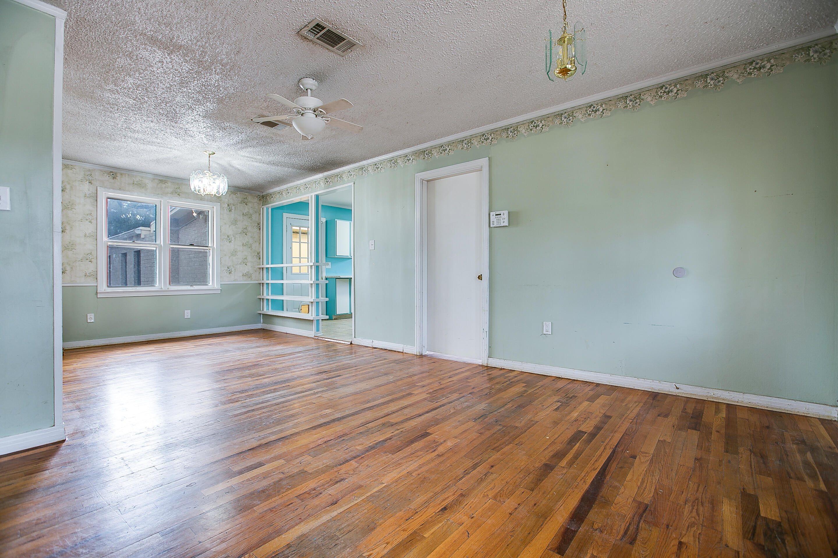 501 E 46th Street Property Photo 11