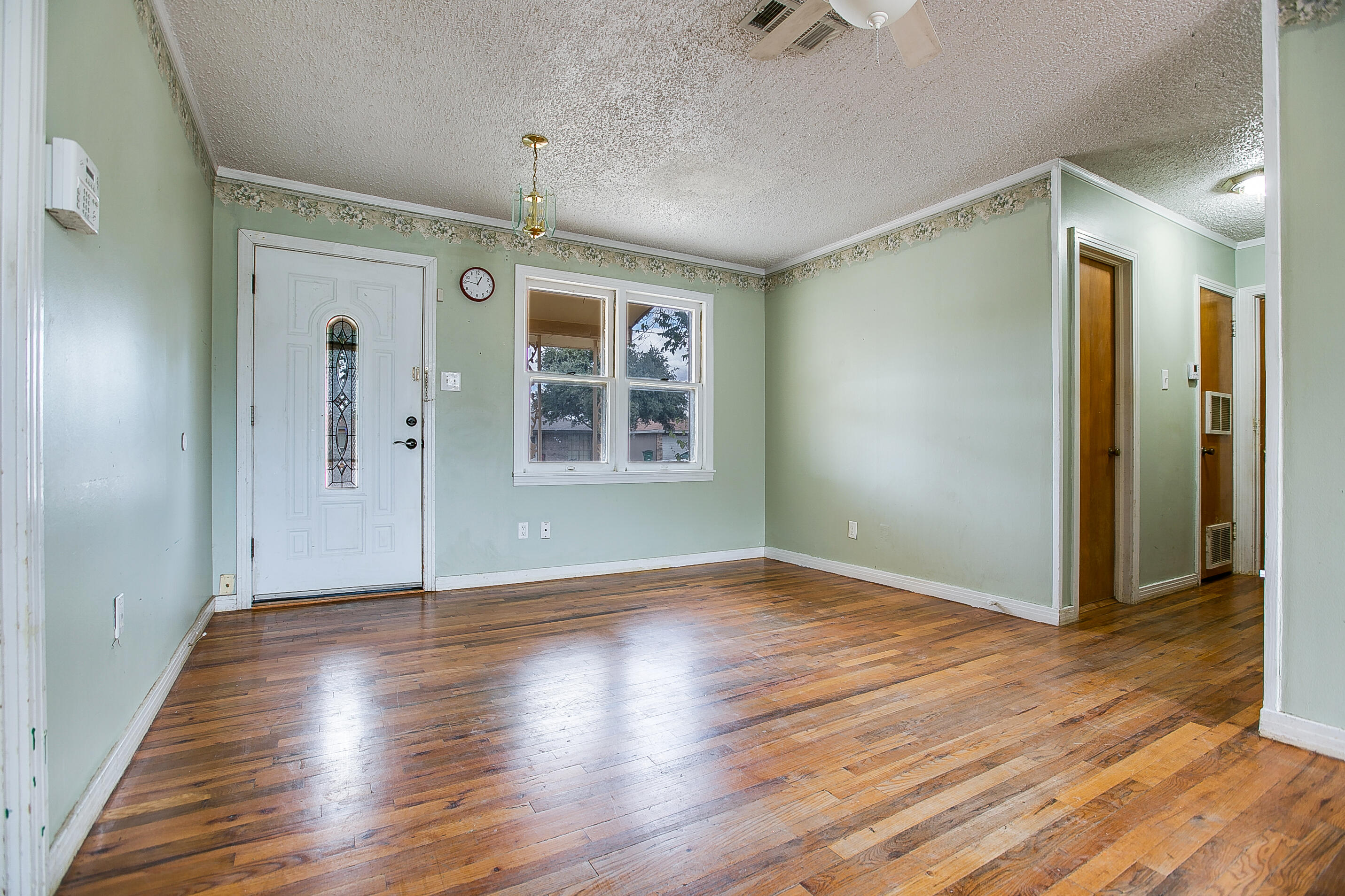 501 E 46th Street Property Photo 12