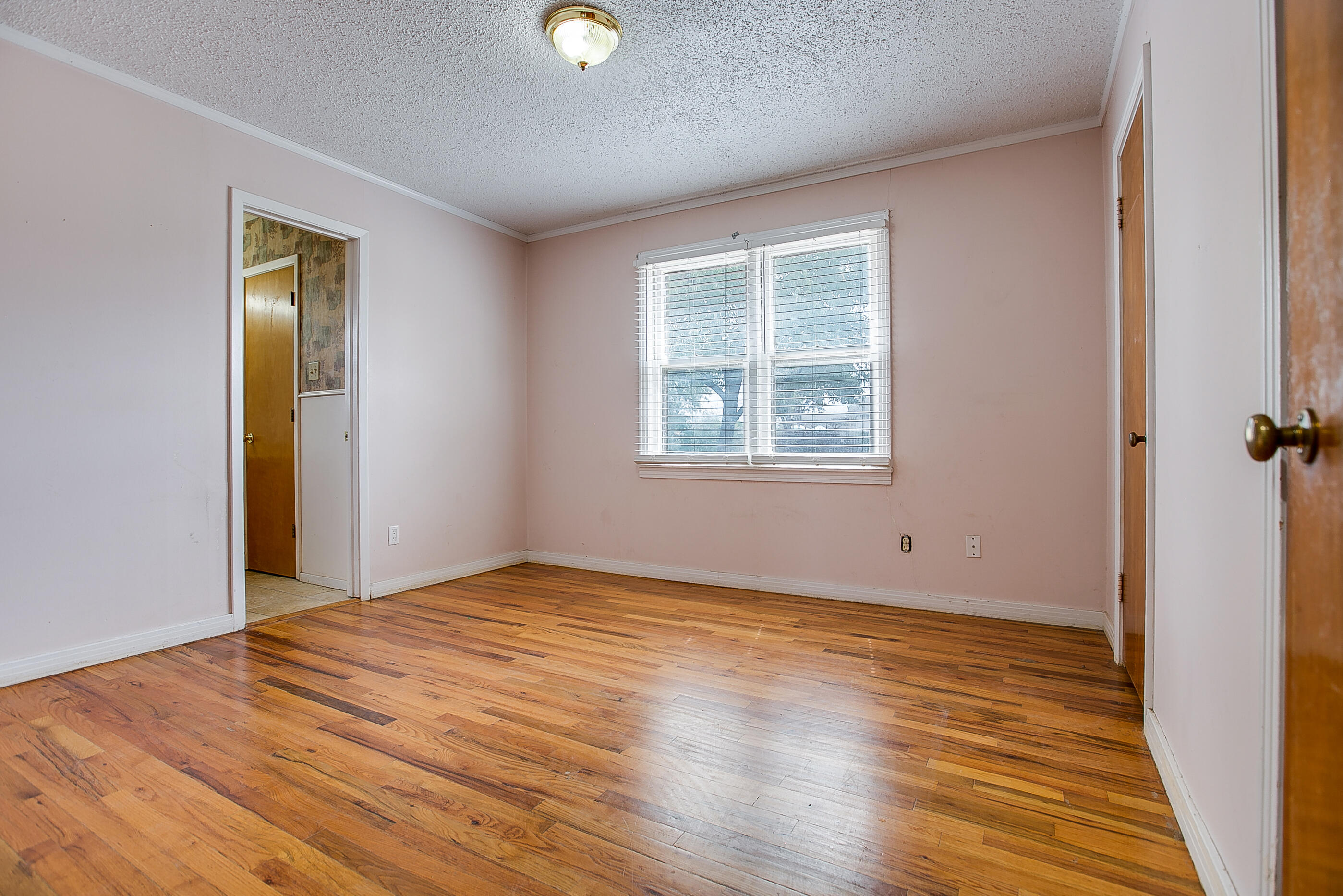 501 E 46th Street Property Photo 20