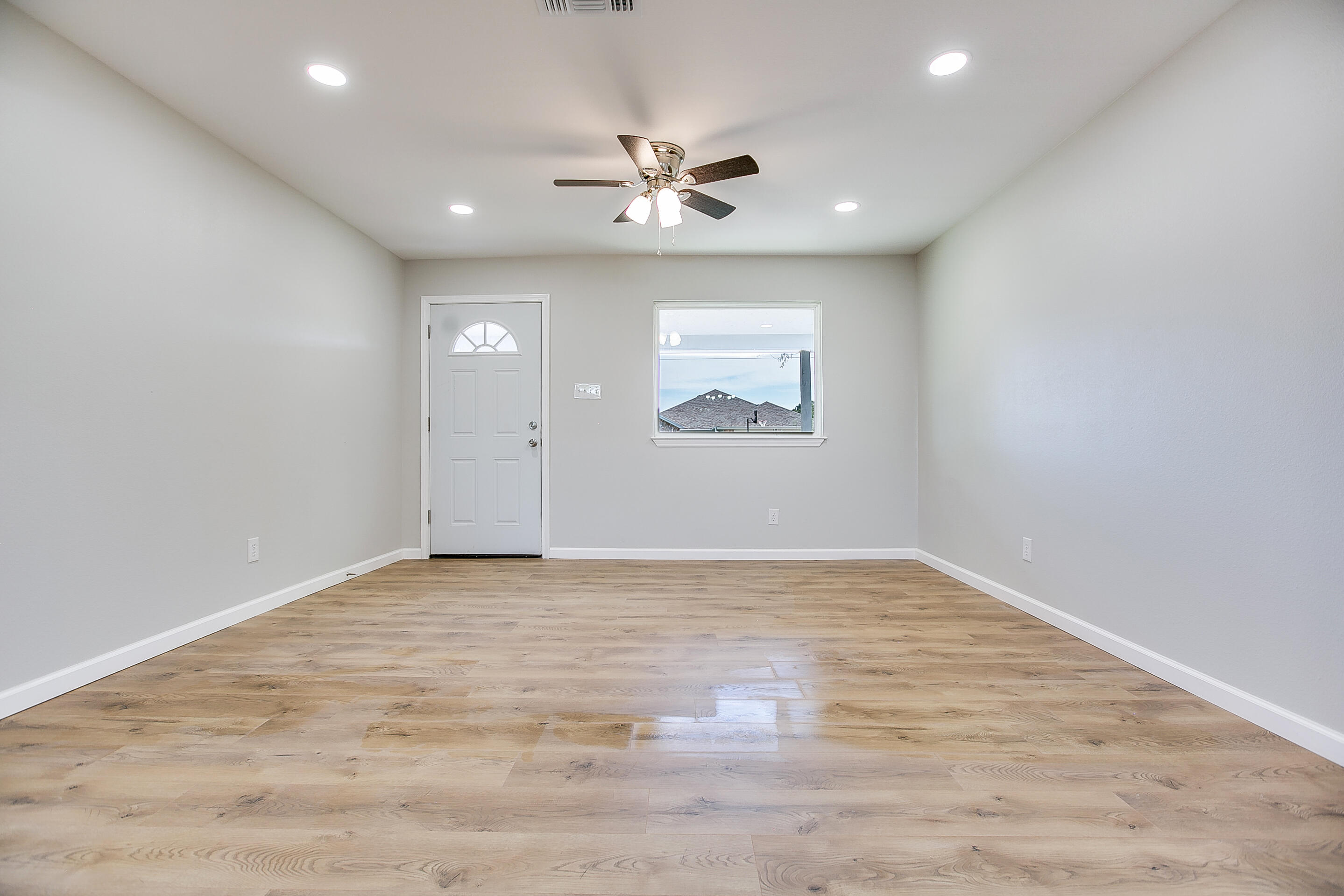 358 E 46th Street Property Photo 6