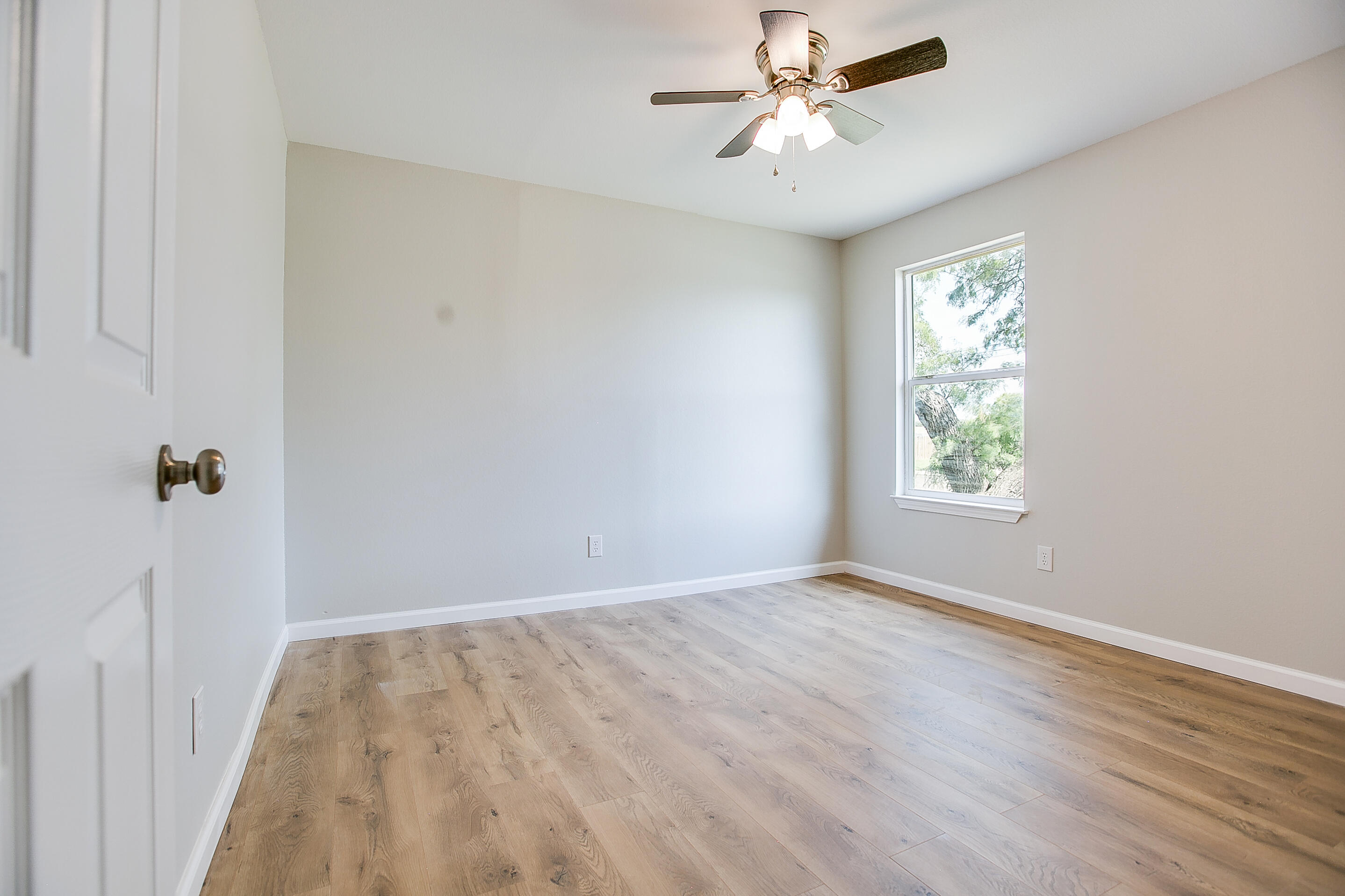 358 E 46th Street Property Photo 15