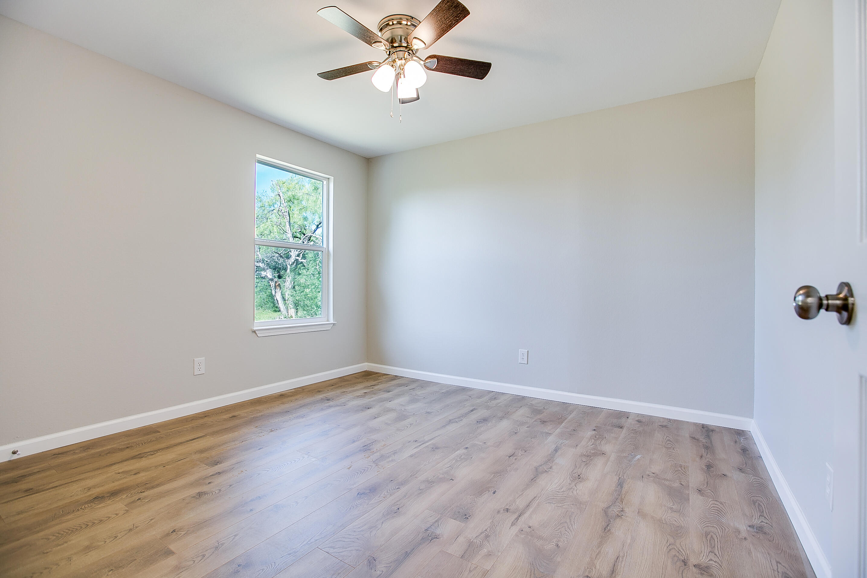 358 E 46th Street Property Photo 17