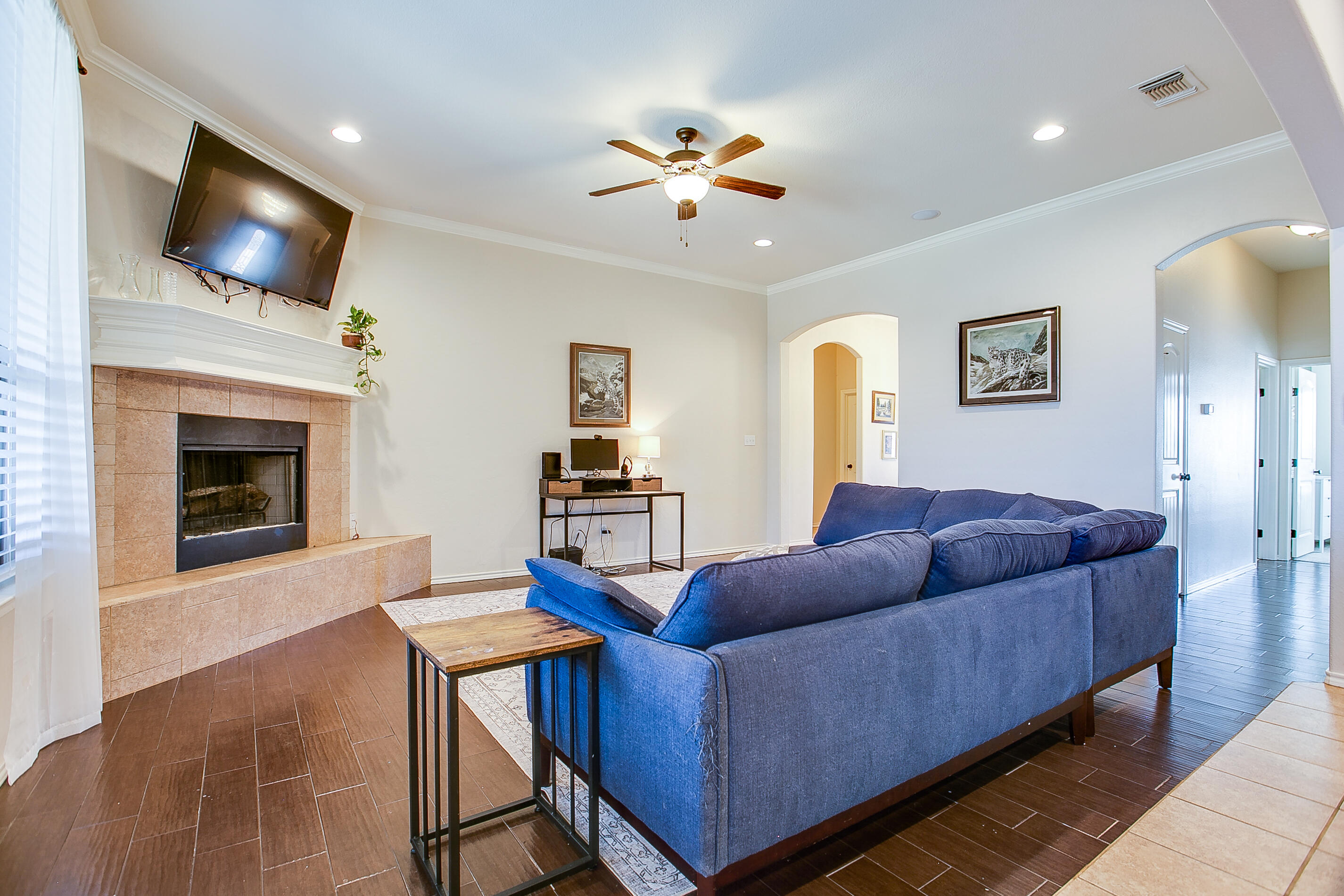 6006 San Saba Street Property Photo 10
