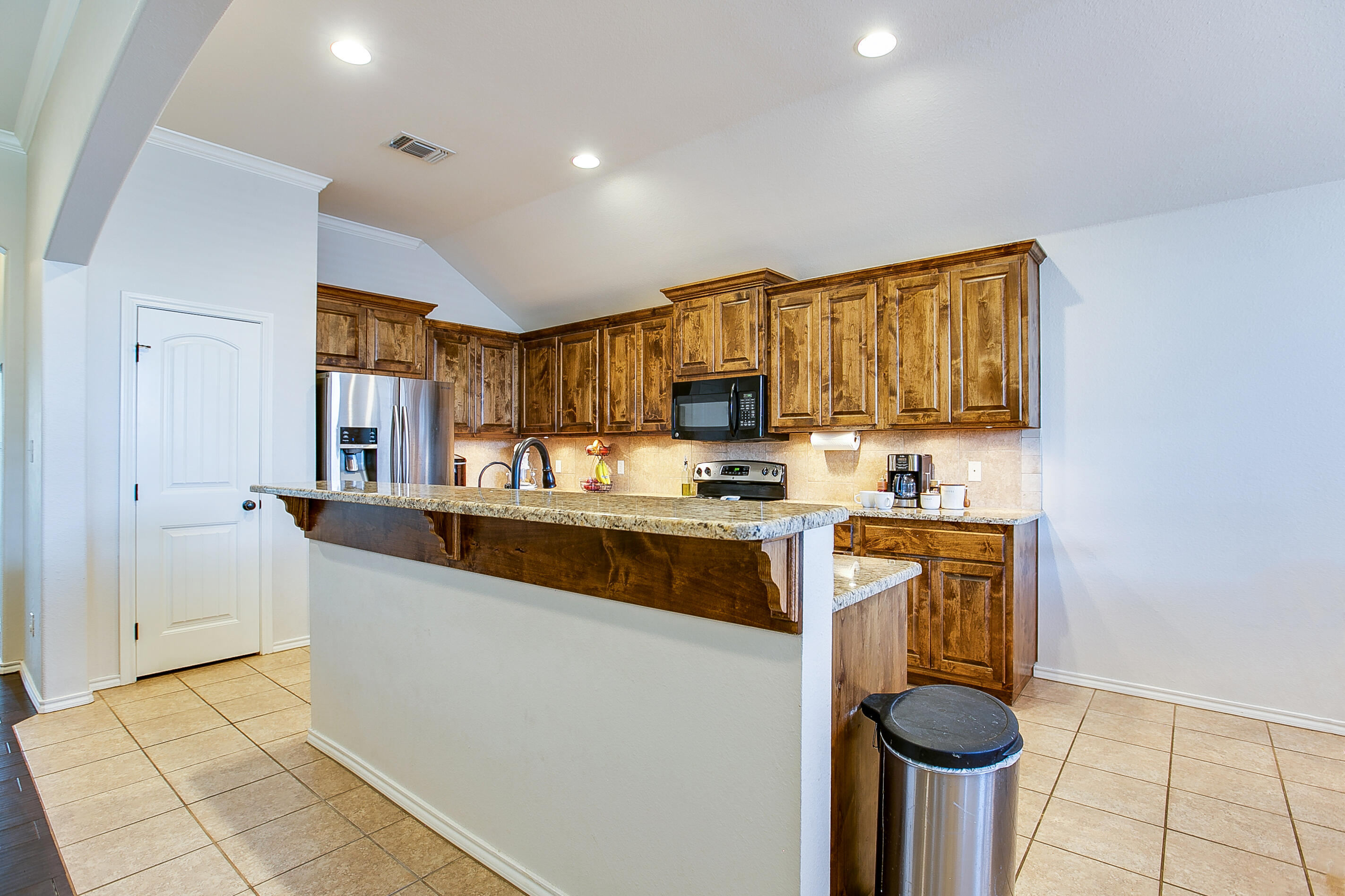 6006 San Saba Street Property Photo 12