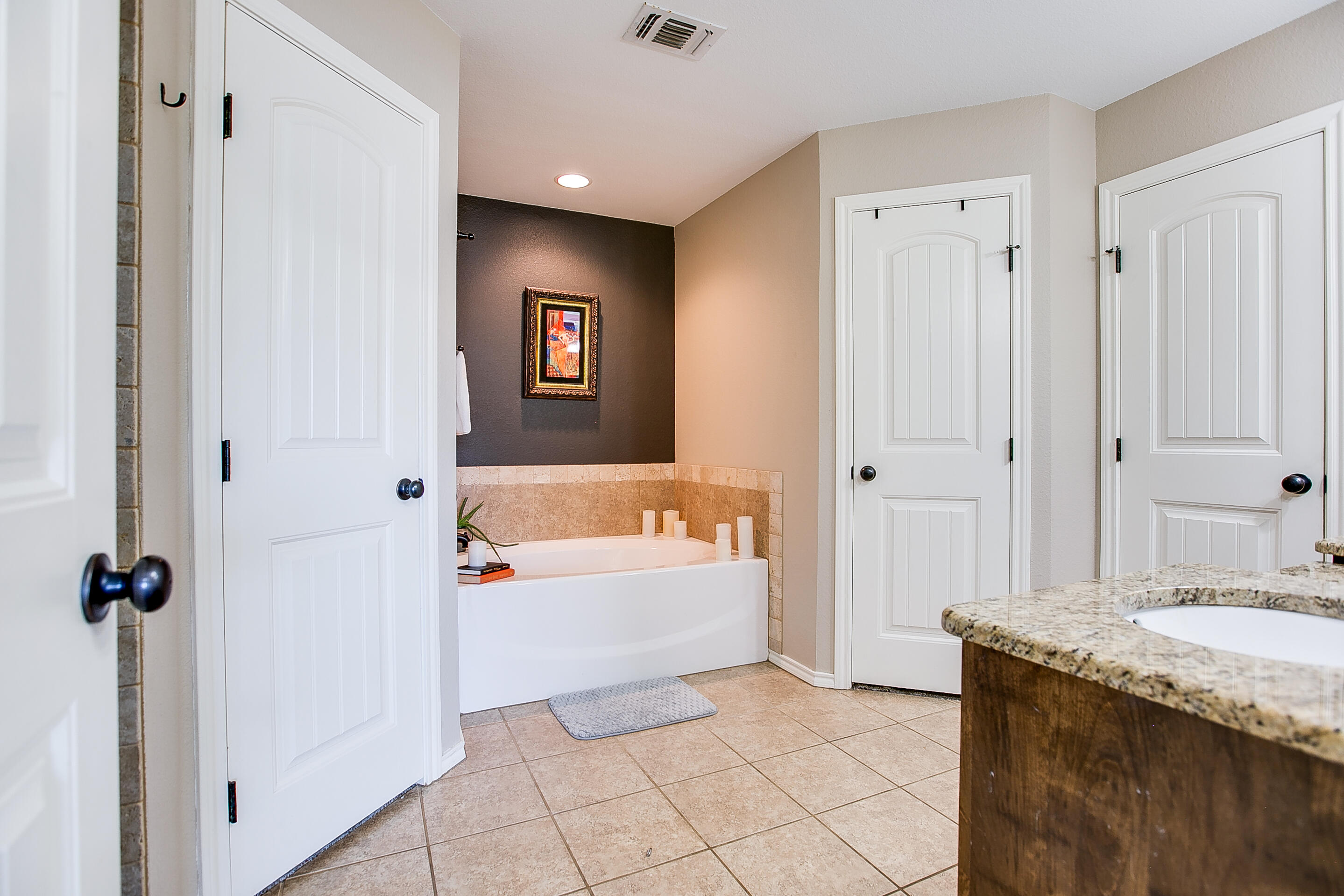 6006 San Saba Street Property Photo 20