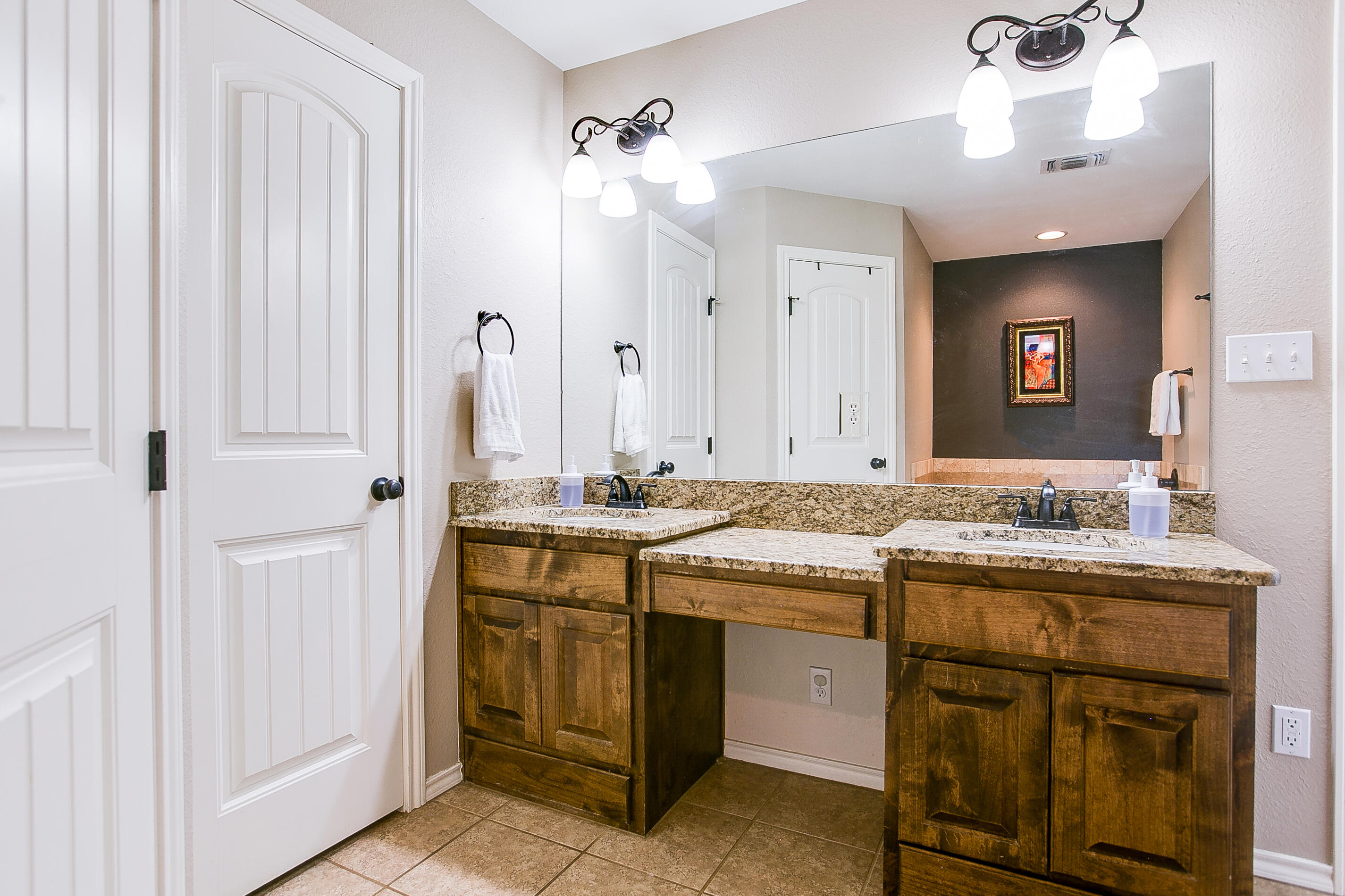 6006 San Saba Street Property Photo 21