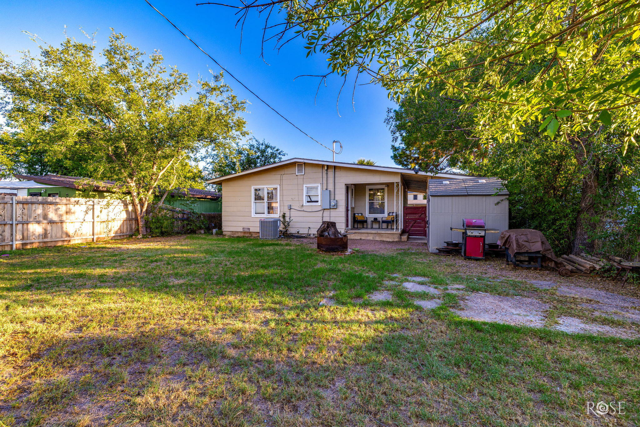 318 River Oaks Street Property Photo 16