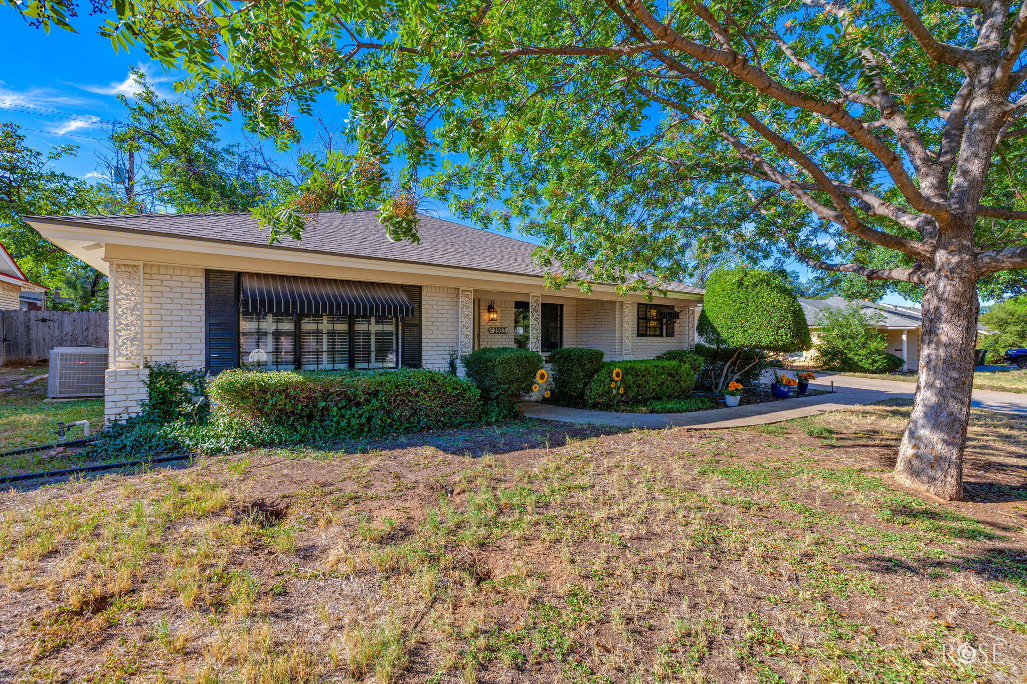 2923 Tanglewood Drive Property Photo 3