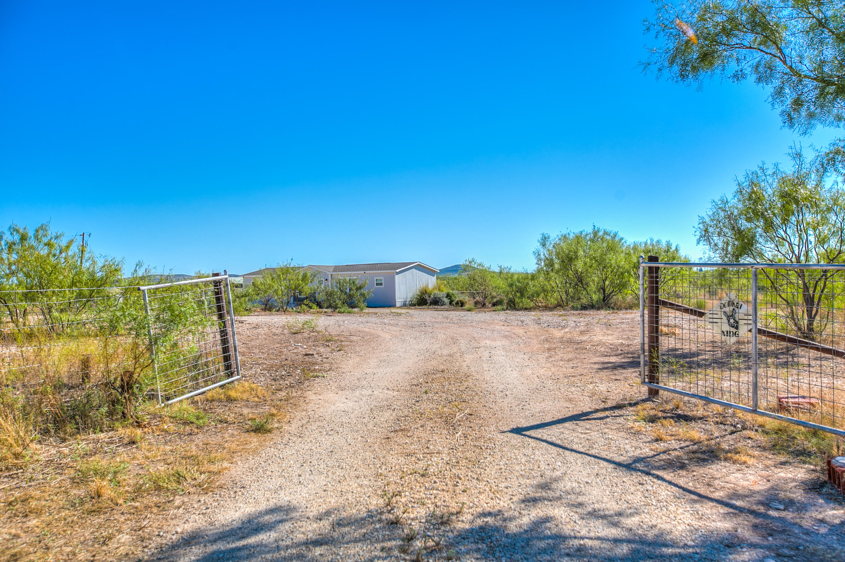 11524 N Walnut Grove Road Property Photo 1