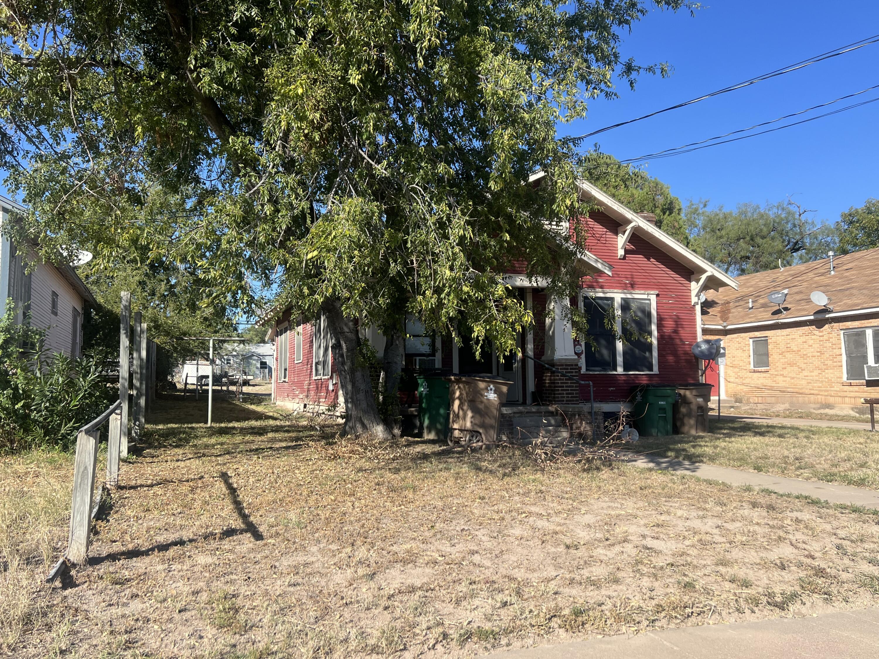 612 E Harris Avenue Property Photo 25