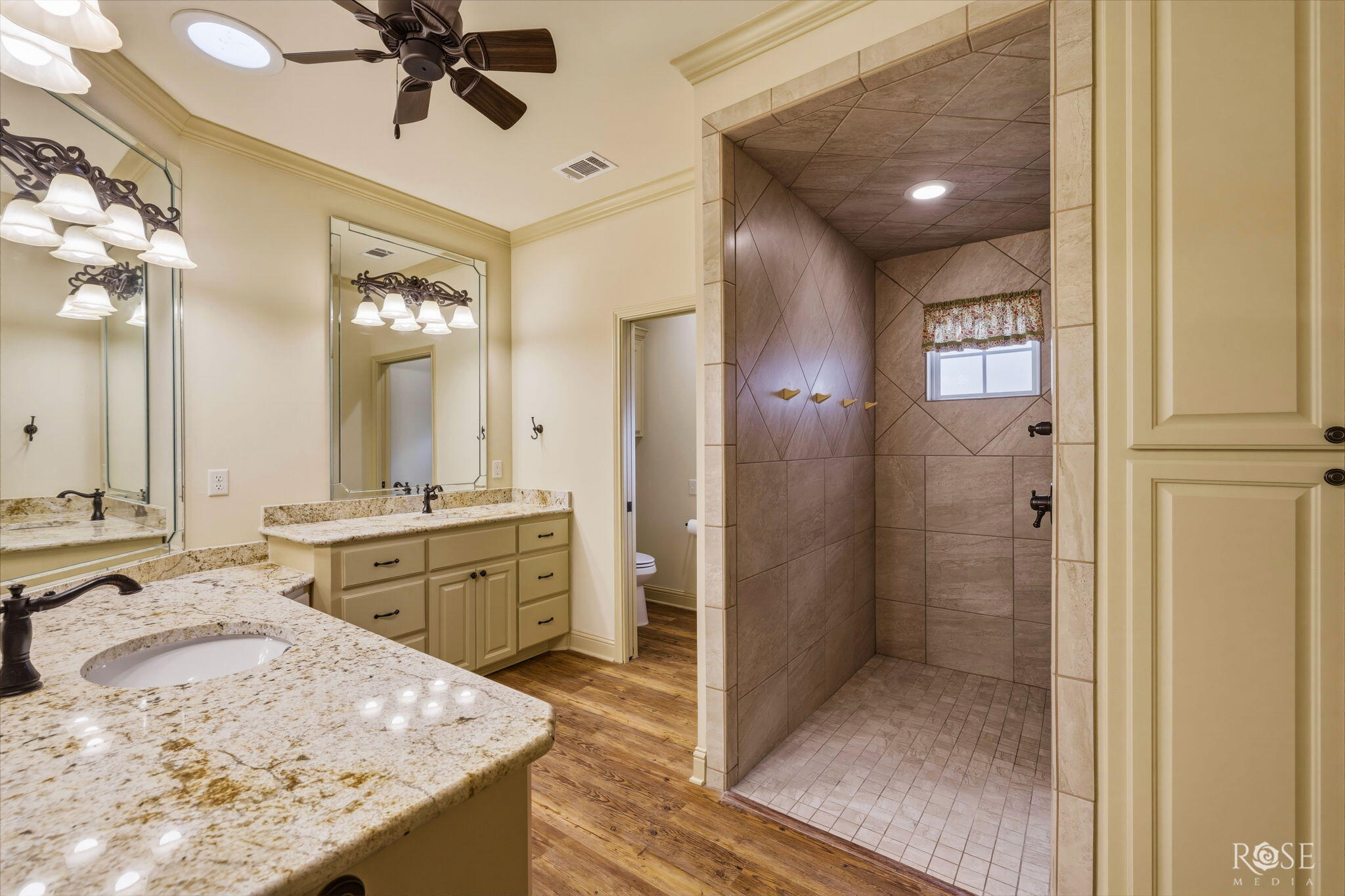 3011 Champion Circle Property Photo 4