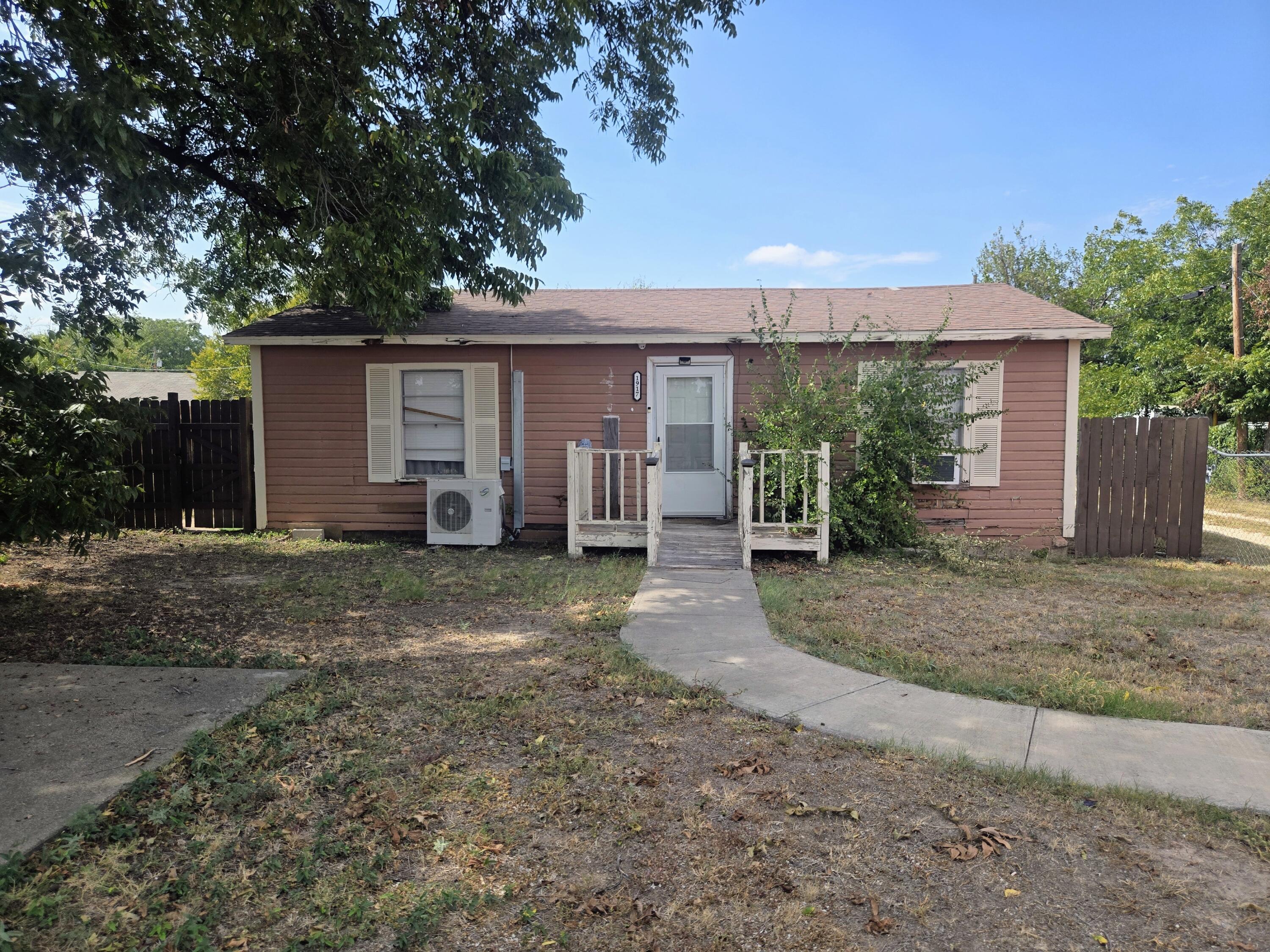 8 W Avenue P Property Photo 1
