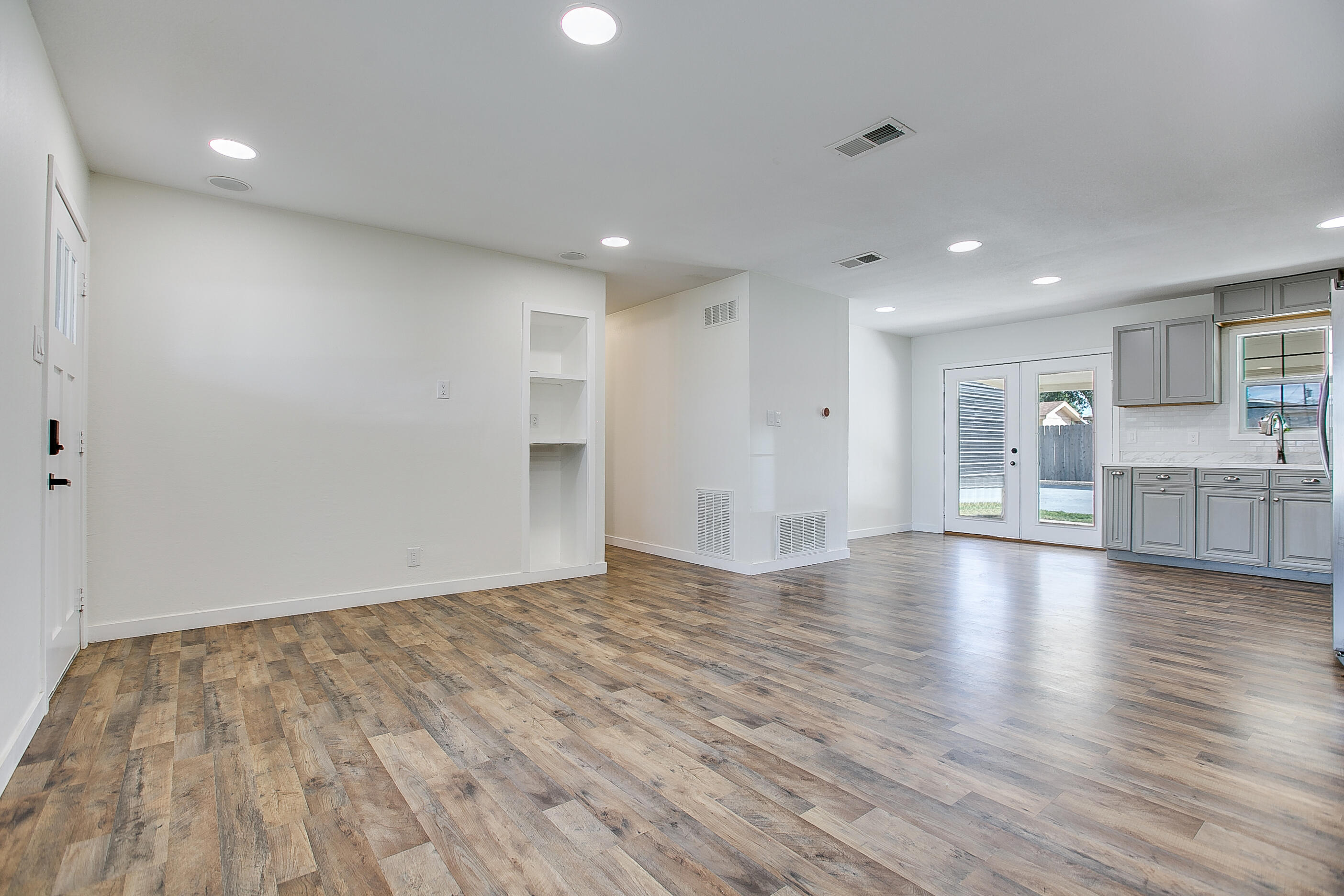 135 Maryland Street Property Photo 4