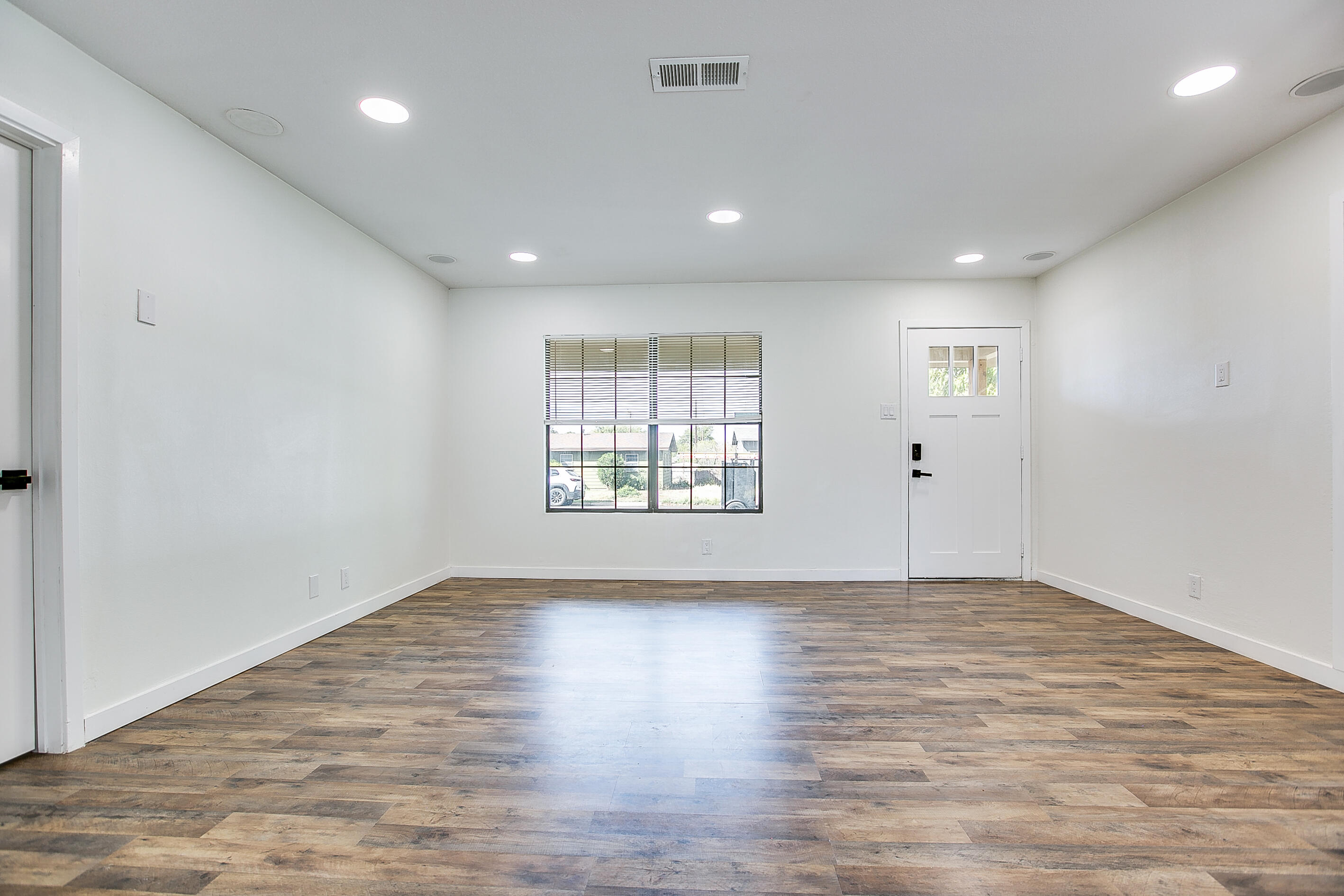 135 Maryland Street Property Photo 5