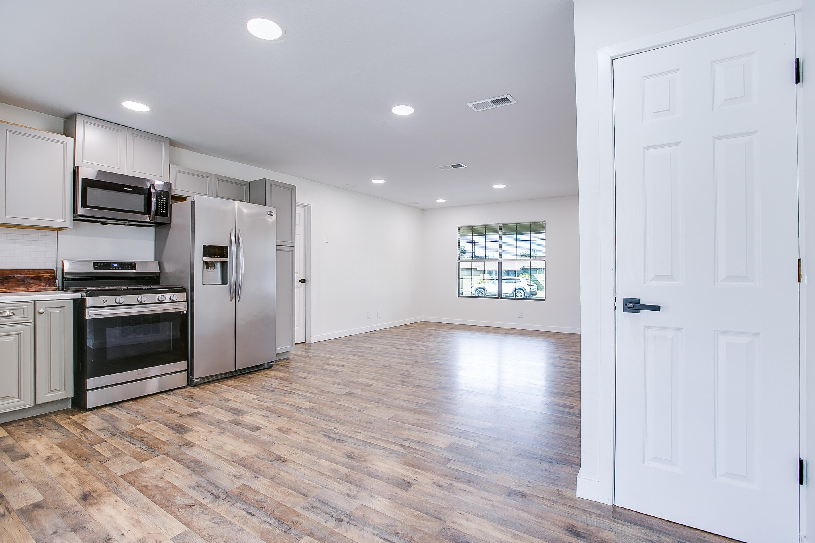 135 Maryland Street Property Photo 8