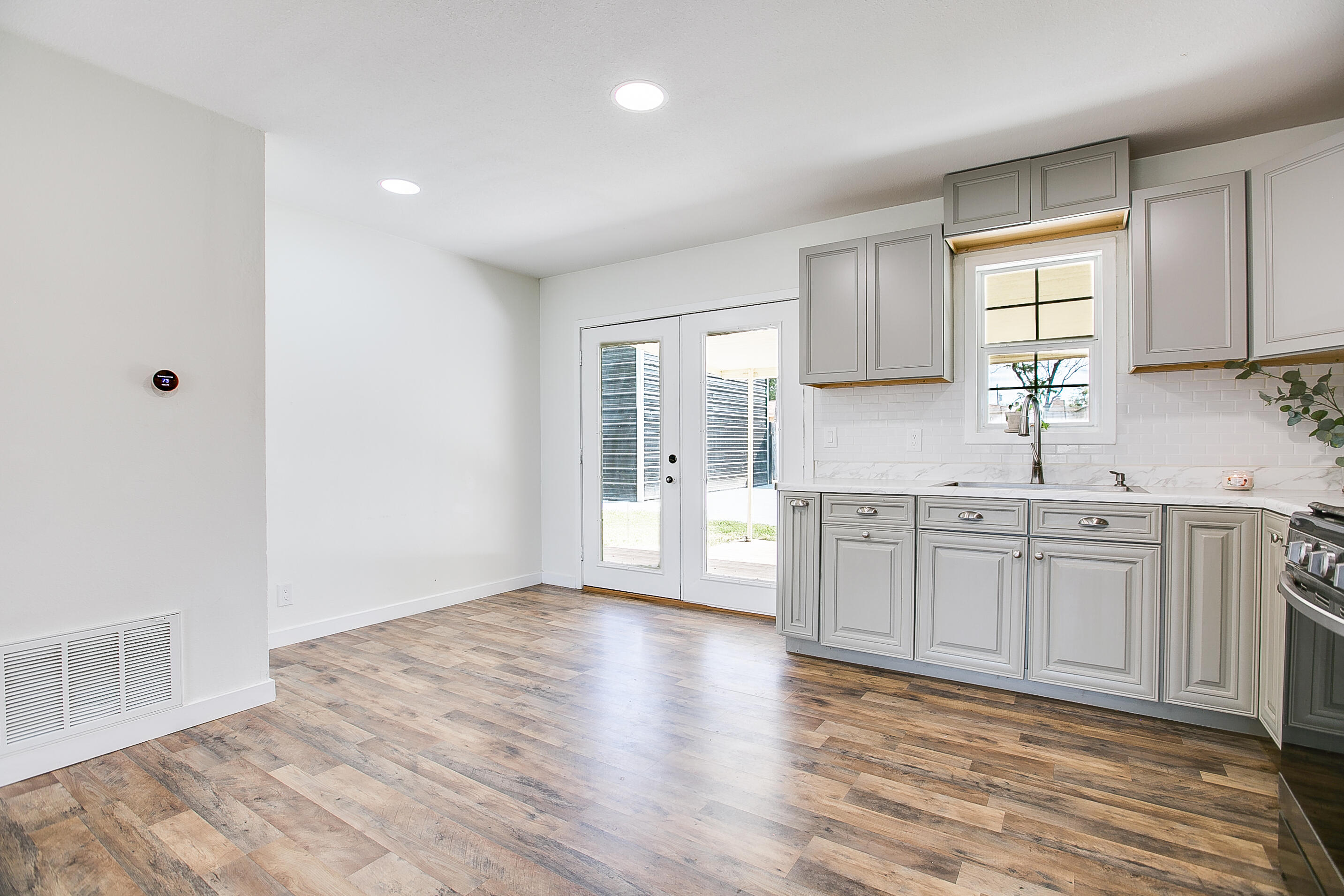 135 Maryland Street Property Photo 10