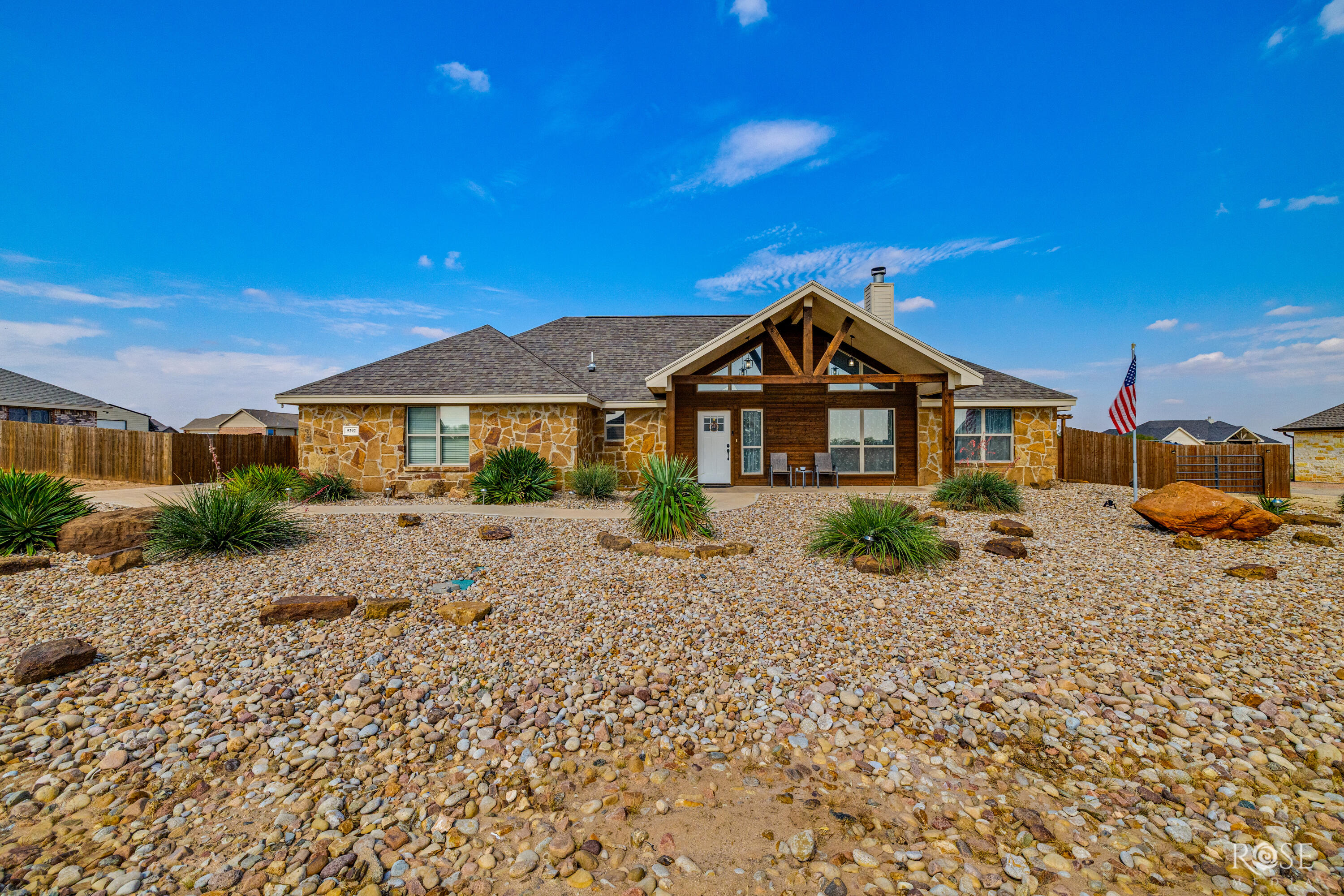 5292 Grey Wolf Lane Property Photo 4