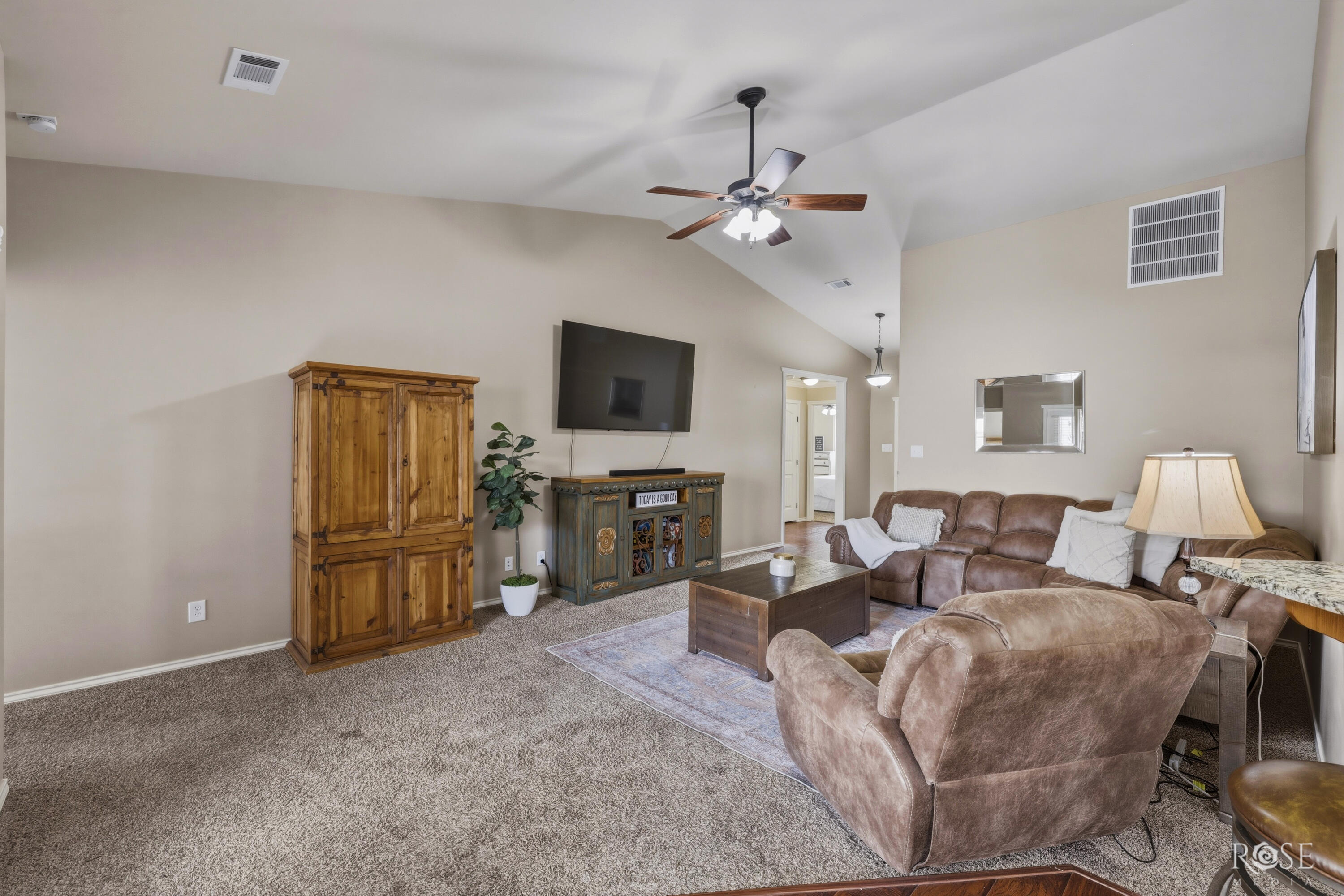 5037 Windwood Drive Property Photo 8