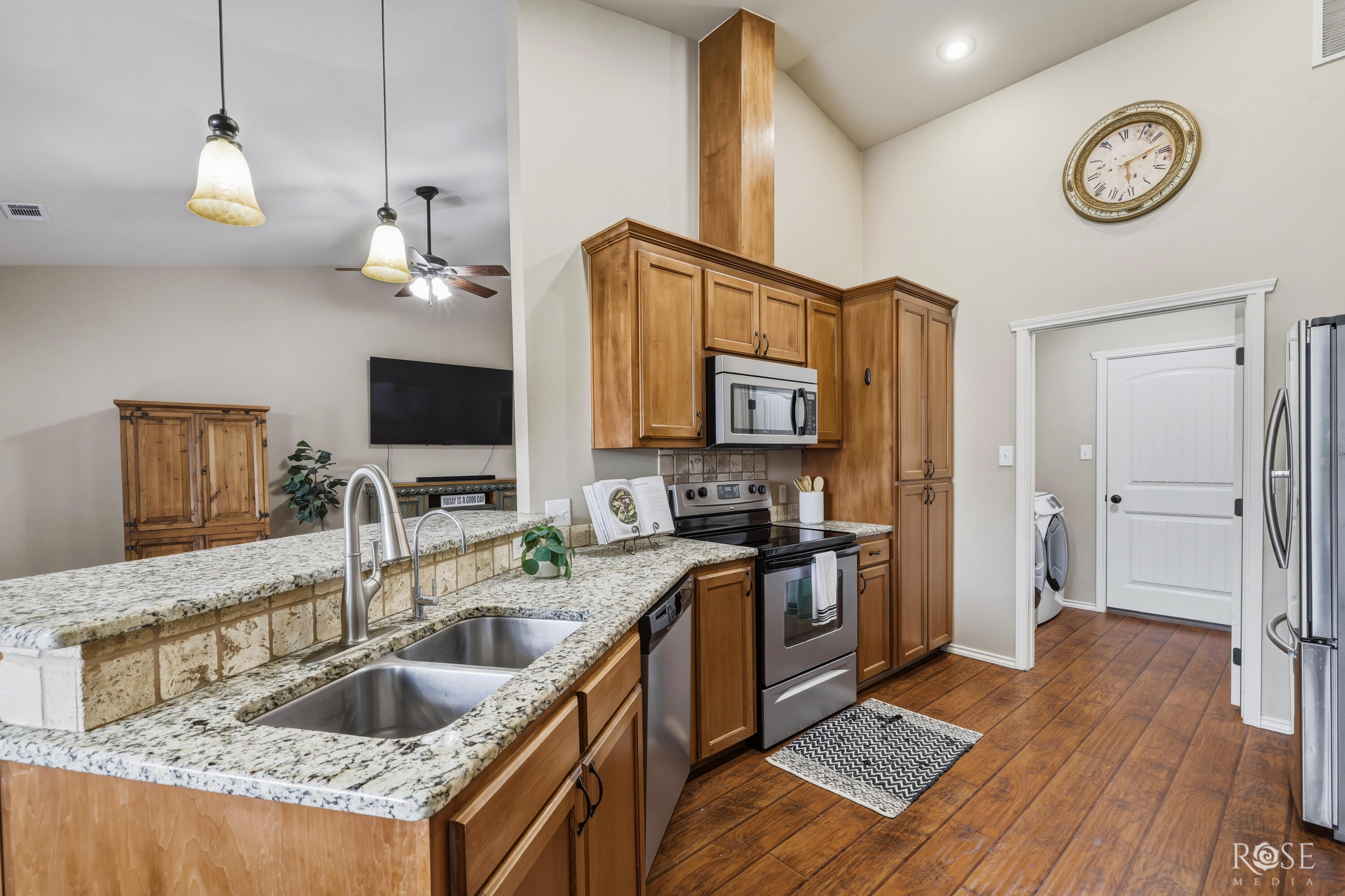 5037 Windwood Drive Property Photo 11